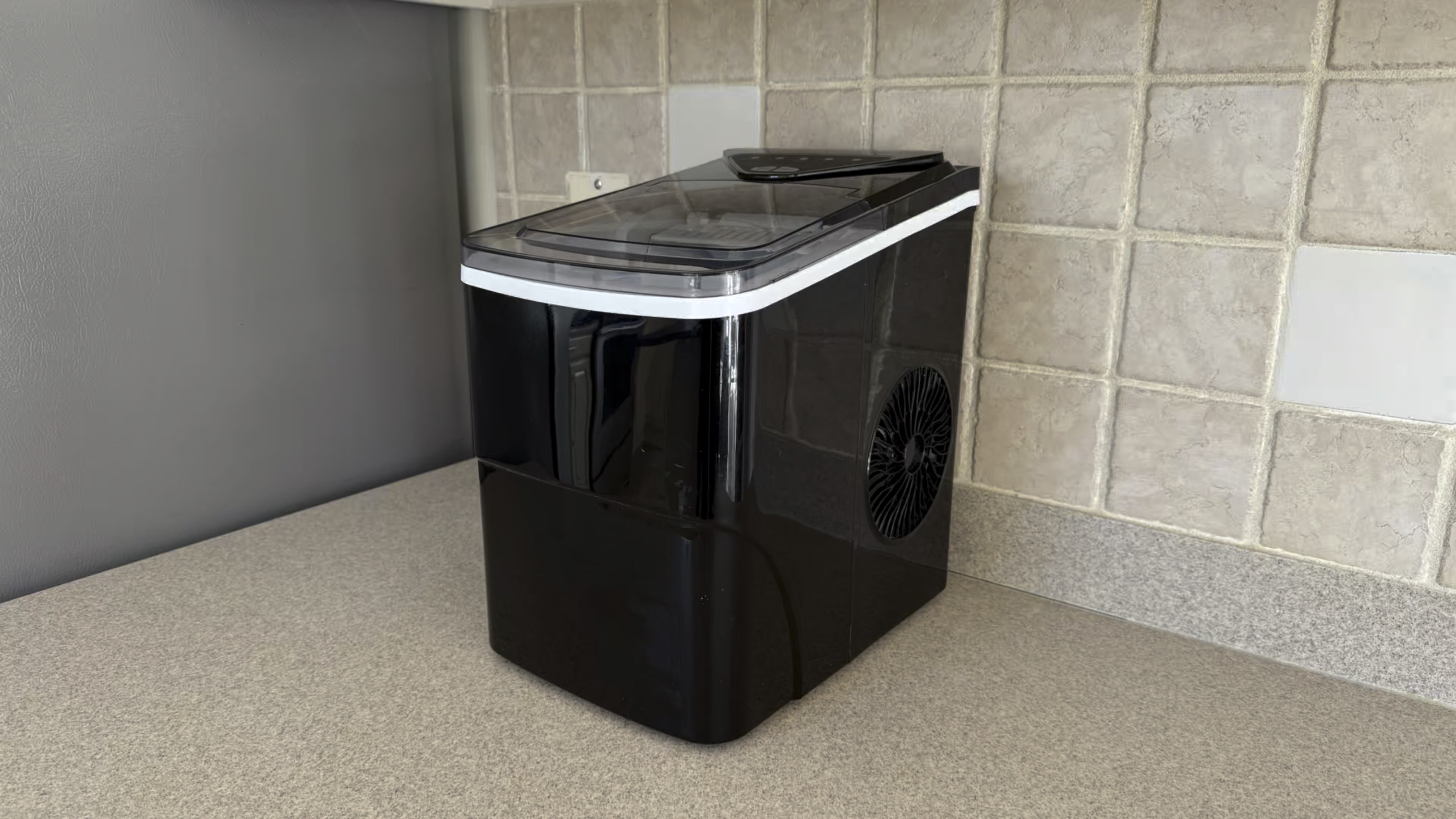 Had this countertop ice maker for two years now still hasn’t let me down 

#LTKFamily #LTKFindsUnder100 #LTKHome