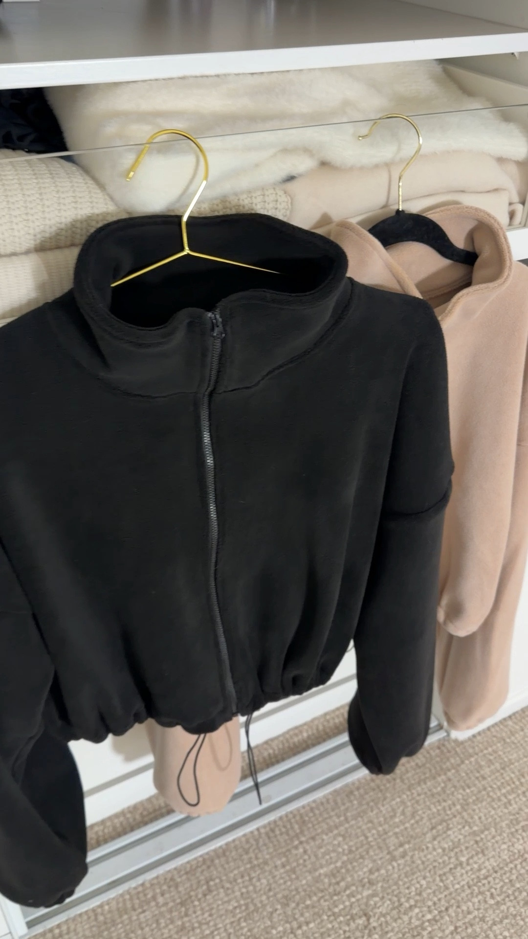 Amazon finds that don’t look Amazon 😊
Sweatshirt fleece with zipper on sale! Needed to get the black color, it is so good! Wearing size M to give me extra fabric but my size is S.
More colirs available.
Amazon fashion, amazon desls, amazon finds, fashion over 40, fashion over 50

#LTKOver40 #LTKFindsUnder50 #LTKFindsUnder100
