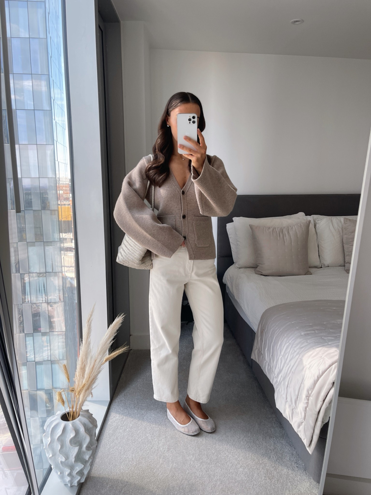 Cardigan is Almina Concept - similar linked 🫶🏼

#LTKstyletip #LTKspring #LTKjeans