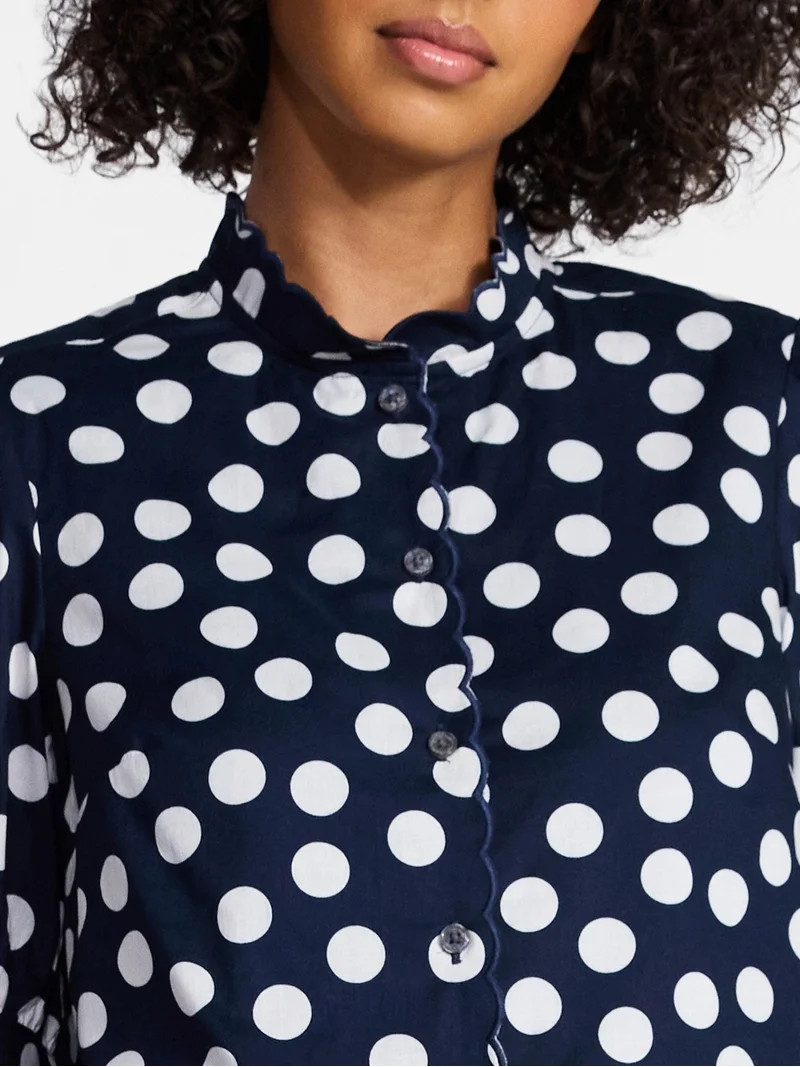 Time and Tru Women's Scallop Trim Cotton Button Down Shirt with Short Sleeves, Sizes XS – XXXL | Walmart (US)