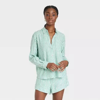 Women's Long Sleeve Relaxed Fit Collared Button-Down Shirt - Universal Thread™ | Target