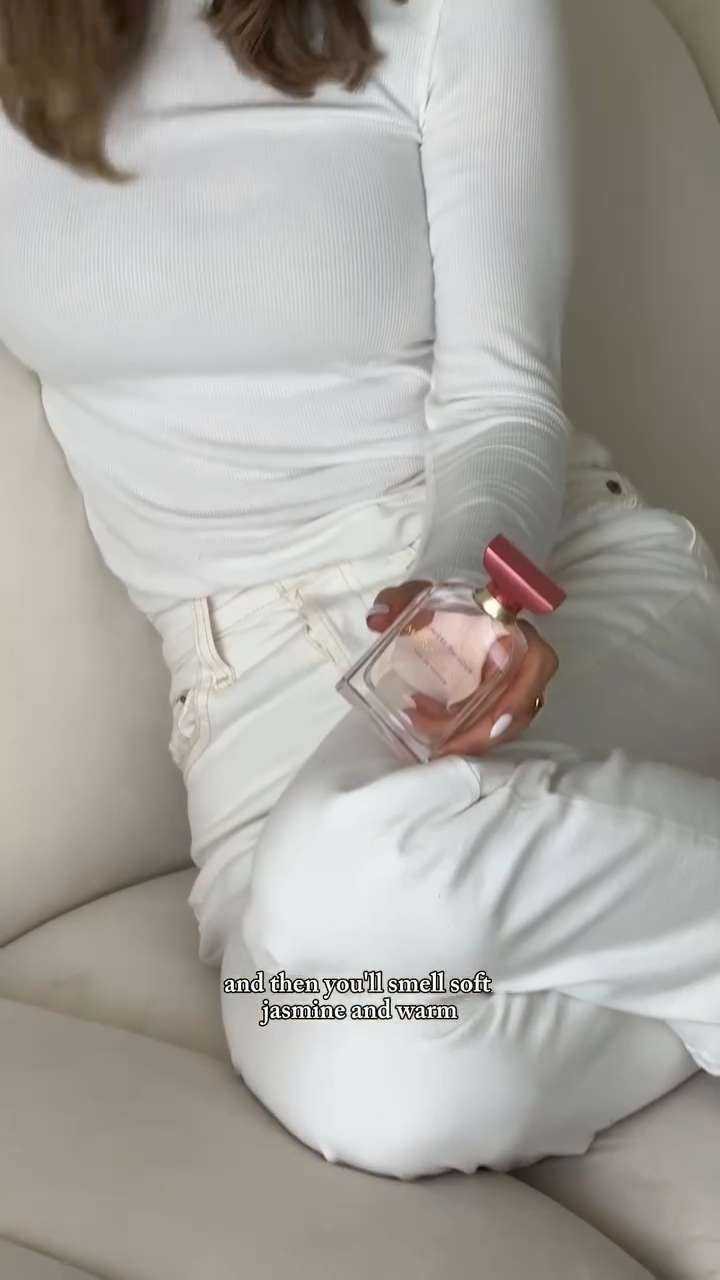 You know I live for nostalgic scents, and the new Lumière du Jour Eau de Parfum from @moroccanoil is so reminiscent of something from my childhood that I just can’t put my finger on. If I had to guess, I’d say it reminds me of the first day of spring — fig leaf (a personal favorite note), rock salt, jasmine, blonde woods make it deliciously green, fresh, and floral. It’s available now at @sephora. With today being National Fragrance Day, it’s a great time to add this one to your rotation! 

 #LTKootd #LTKvlog #LTKBeauty