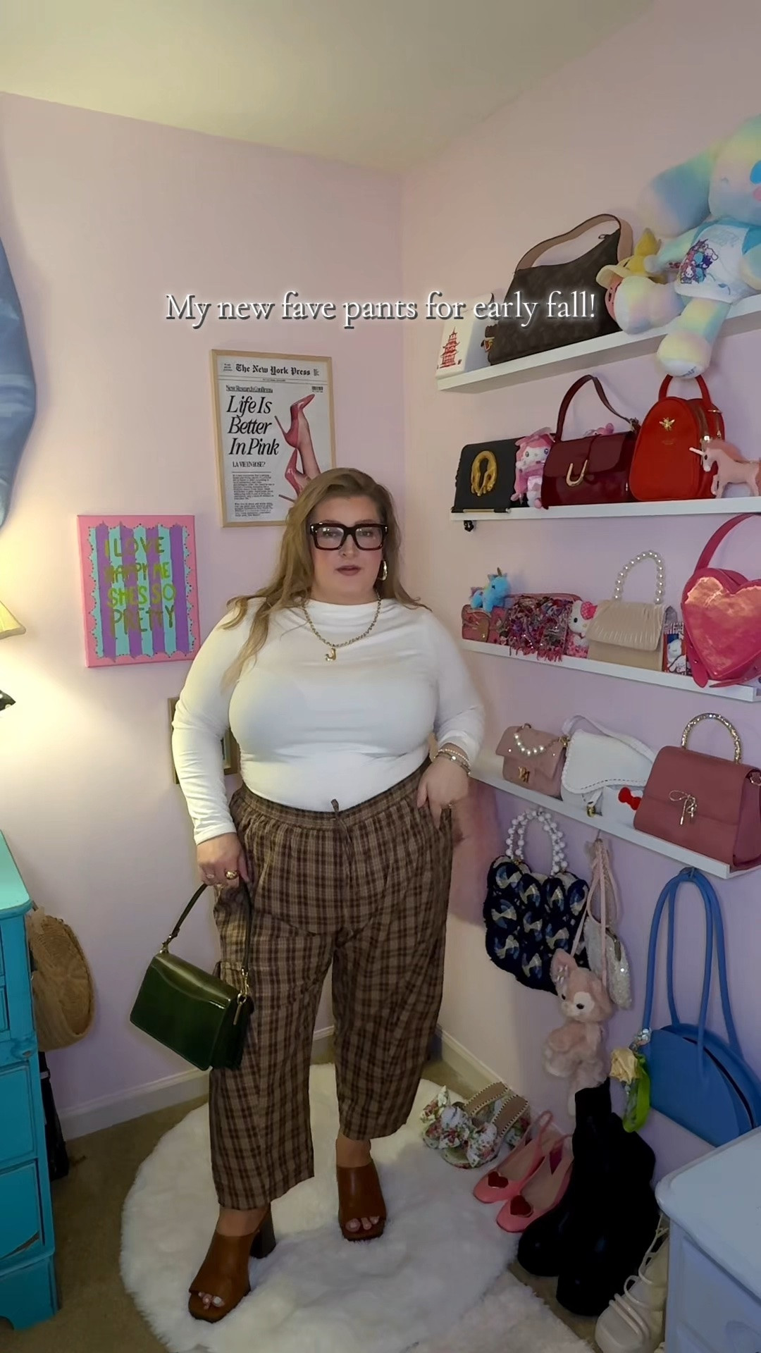 The plaid pants you need for you plus size fall outfits! Fall fashion is right spring the corner and I’m already wearing summer to fall outfits 🍂 I’m a size 16/18 wearing size 2x in these pants

#LTKootd #LTKPlusSize