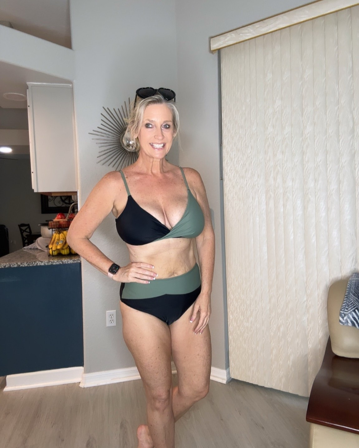 Mom approved 2 piece suit. High waisted and fun 2 toned top. Doesn’t tie around neck and has adjustable straps

#LTKootd #LTKmomlife #LTKSwim