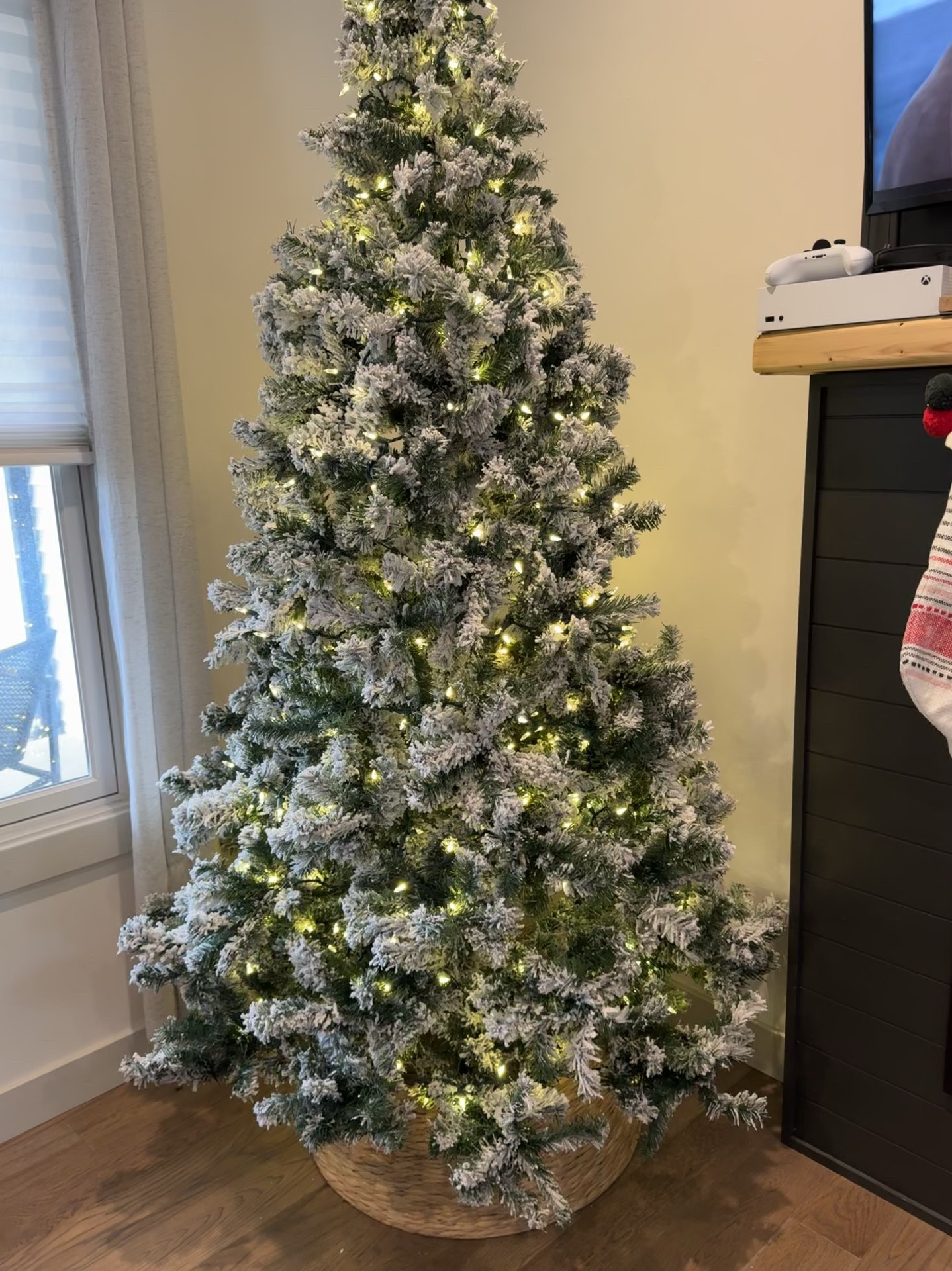 Twinkling lights! 

#LTKHome #LTKHoliday #LTKSeasonal