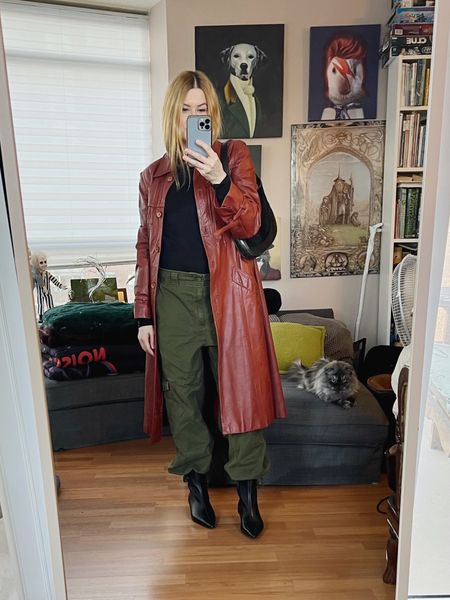 I like these pants so much I feel like I need to buy a backup pair in case something happens to them.
Also ignore Toodleman’s scowl, he has a resting bitch face.
Coat and bag are vintage.
. 
#winterlook  #torontostylist #StyleOver40 #90svintage #vintagegucci #secondhandFind #fashionstylist #slowfashion #FashionOver40  #MumStyle #genX #genXStyle #shopSecondhand #genXInfluencer #genXblogger #secondhandDesigner #Over40Style #40PlusStyle #Stylish40


#LTKfindsunder100 #LTKstyletip #LTKover40