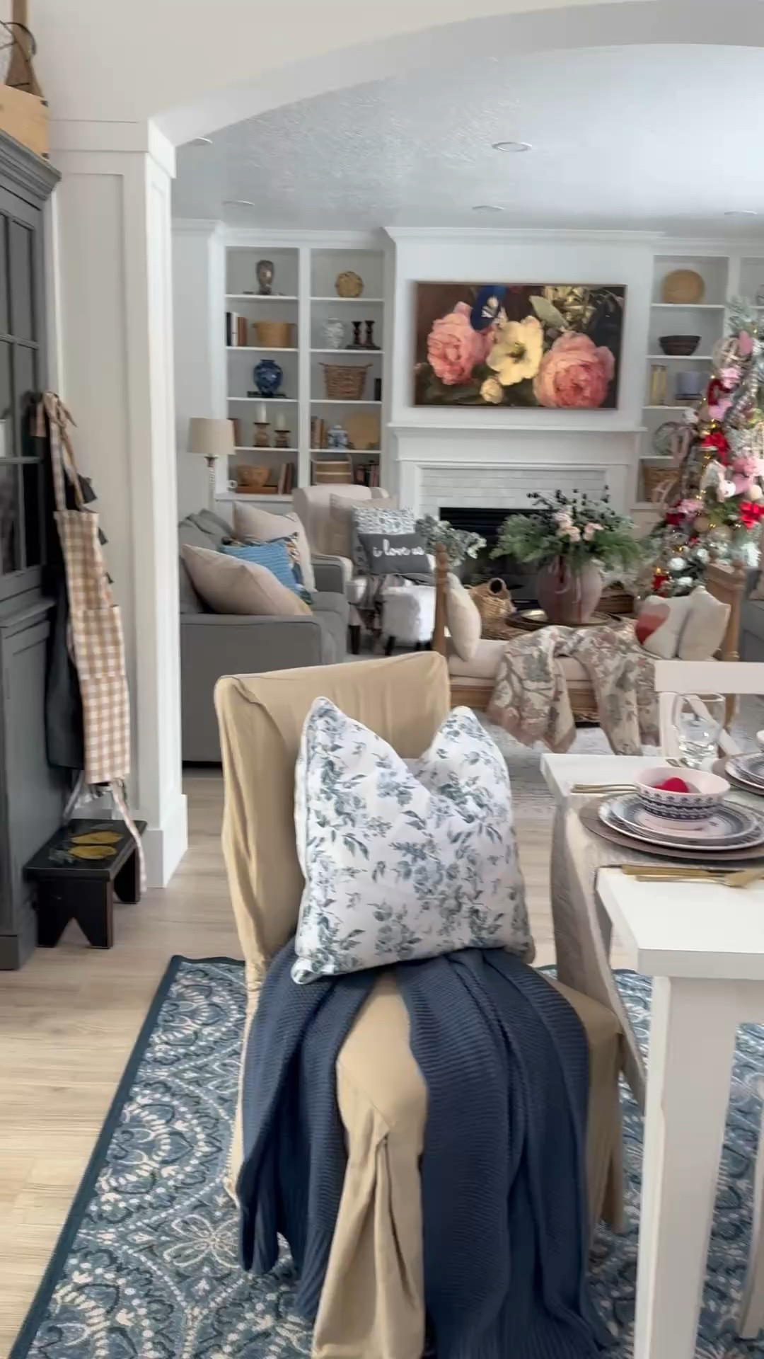 💙 Just added blue to my Valentine decor for early spring. It’s so pretty with the snowy background outside the kitchen window. Enjoy a framed tv and blue decor 


#home #homedecor #spring #springdecor #kitchen #tablescape #table #styledtray #traystyling #traydecor #mytargetstyle #cornerofmyhome #aesthetic #interiordecorating #transitionalhome #kitchenreel #boujeeonabudget #kitchendecor #kitchensofinstagram #amazon #counterdecor #amazonmusthaves #openshelves #springdecor #springstyling #springrefresh #kitchensofinstagram #mypotterybarn #easterdecor #springflowers #springiscoming #springblooms #eastertime #easterbunny
Spring Tray | Tray Styling | Easter Decor | Flameless Candles | Interior Decorating I Amazon Home | Amazon Home Finds | Home Decor | Easter Tray | Spring Centerpiece | Easter Centerpiece | Target Decor |
Easter Bunny | Spring Home Decor | Kitchen Centerpiece | Spring Vignette | Grand Millenial | Southern Charm | Bows | Target Home 



#LTKWatchNow #LTKHome #LTKSeasonal
