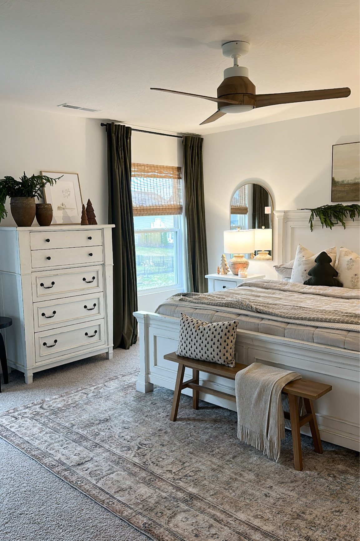 Holiday bedroom inspo! 

#LTKstyletip #LTKhome #LTKSeasonal