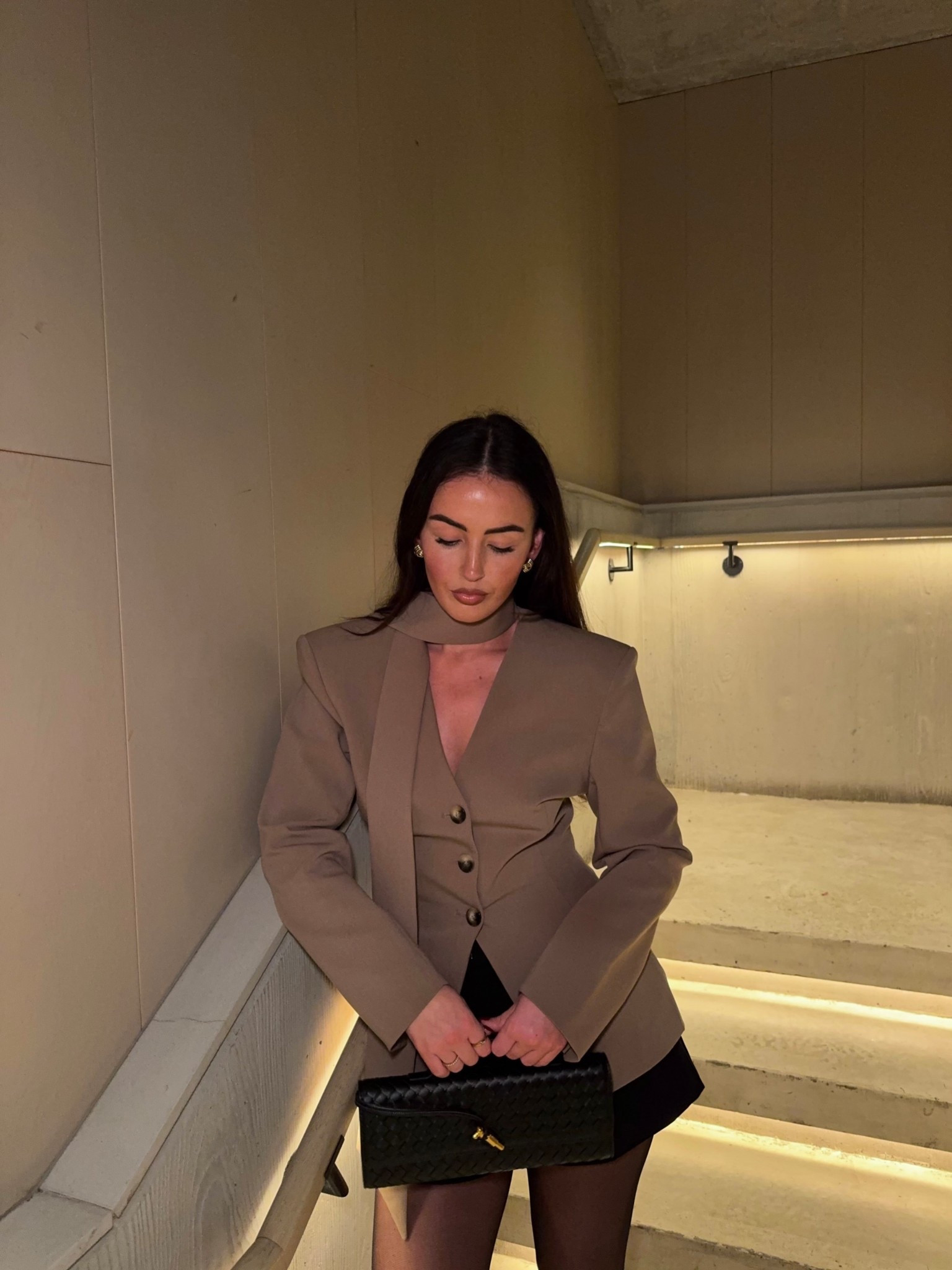 Evening outfit, beige blazer, black shorts, date night outfit, party season outfit, Christmas outfit, blazer

#LTKdatenight #LTKuk #LTKfestive