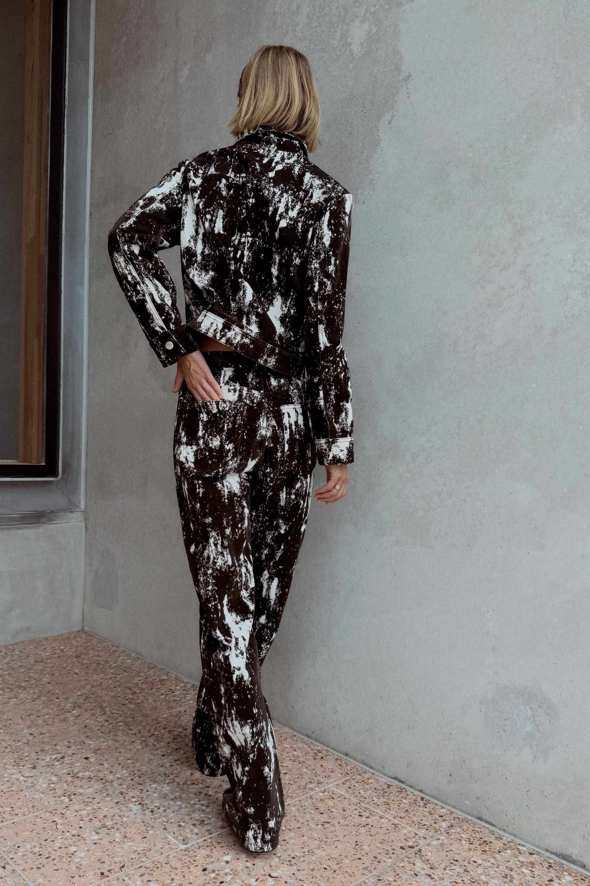 Z1975 HIGH RISE FLOCKED ANIMAL PRINT BELTED JEANS | Zara US