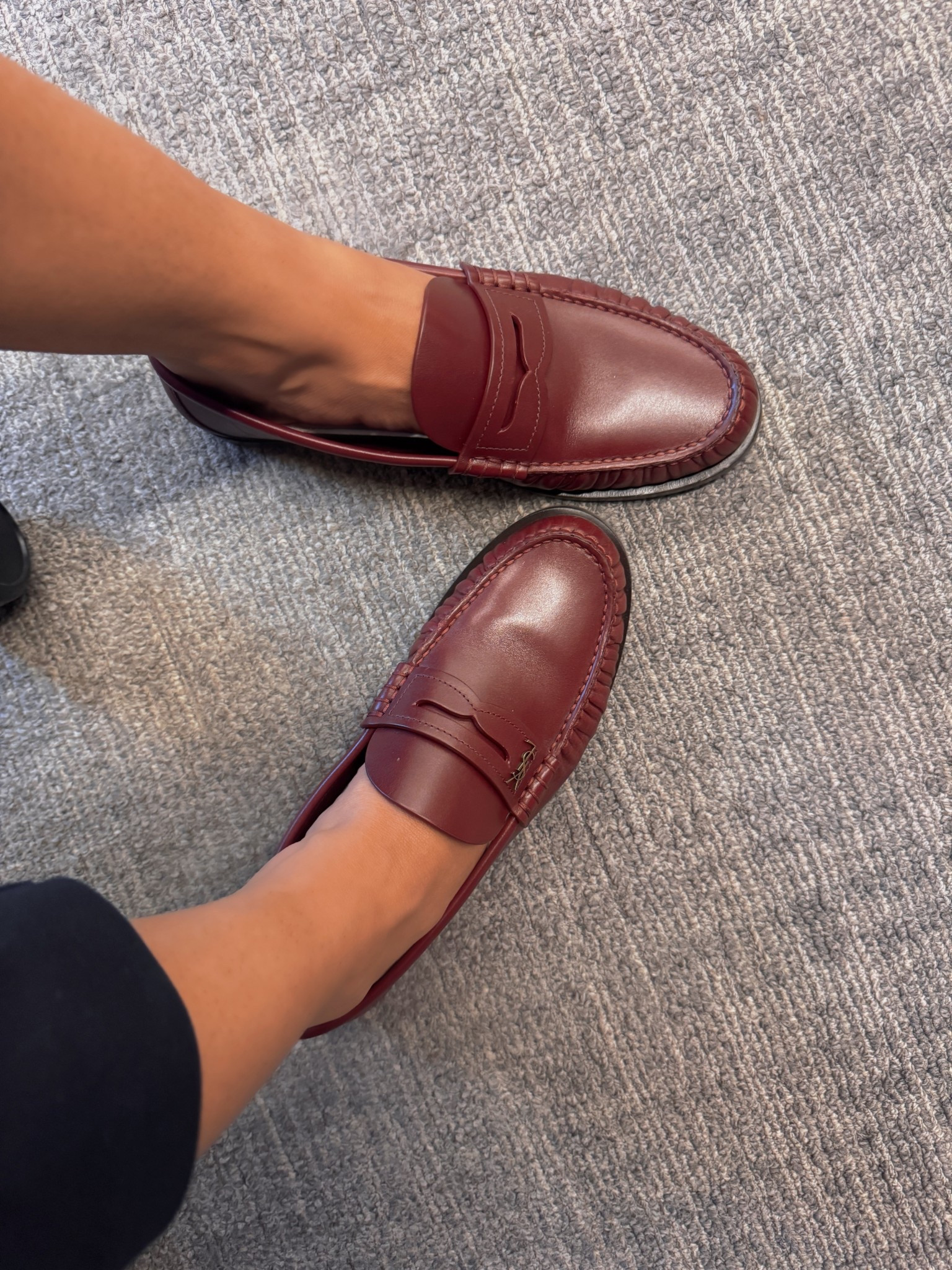 The comfiest YSL loafers you didn’t know you needed! YW!
#Shoecrush
#Styletip