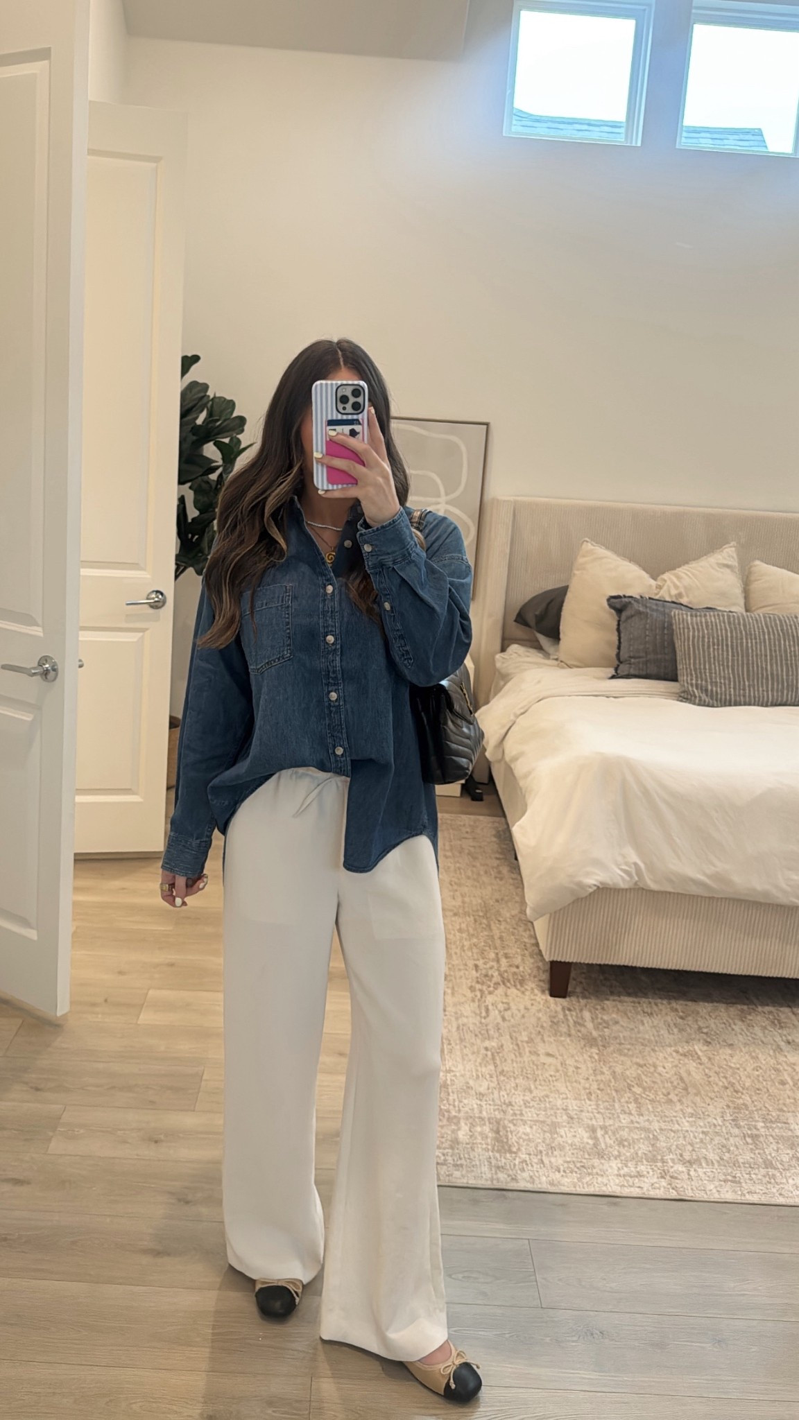 Cute spring outfit. I love these pants! They're so comfy and don't wrinkle! I'm in a small tall. #aritzia 

#LTKSeasonal #LTKootd