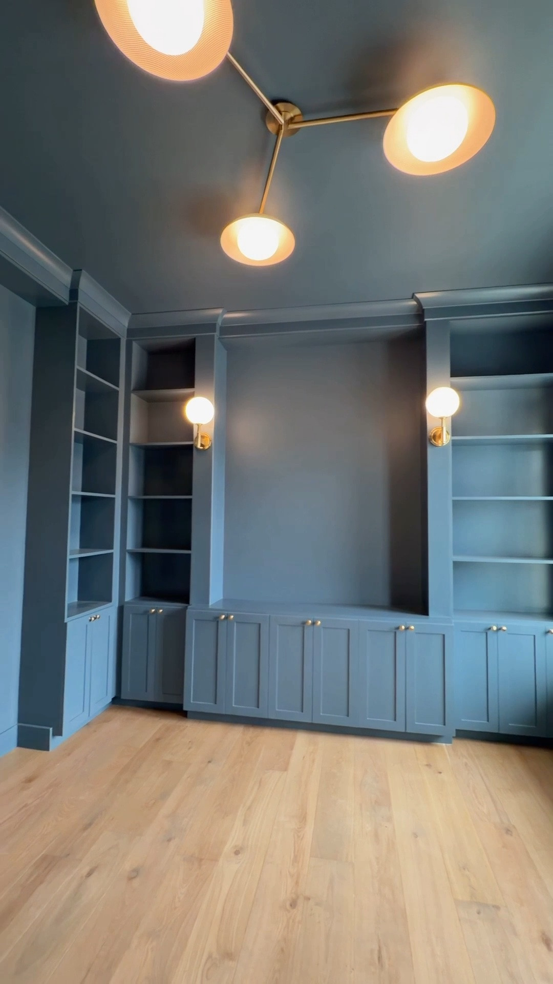 Our favorite moody office to date 😍

#LTKHome #LTKSaleAlert #LTKdayinmylife
