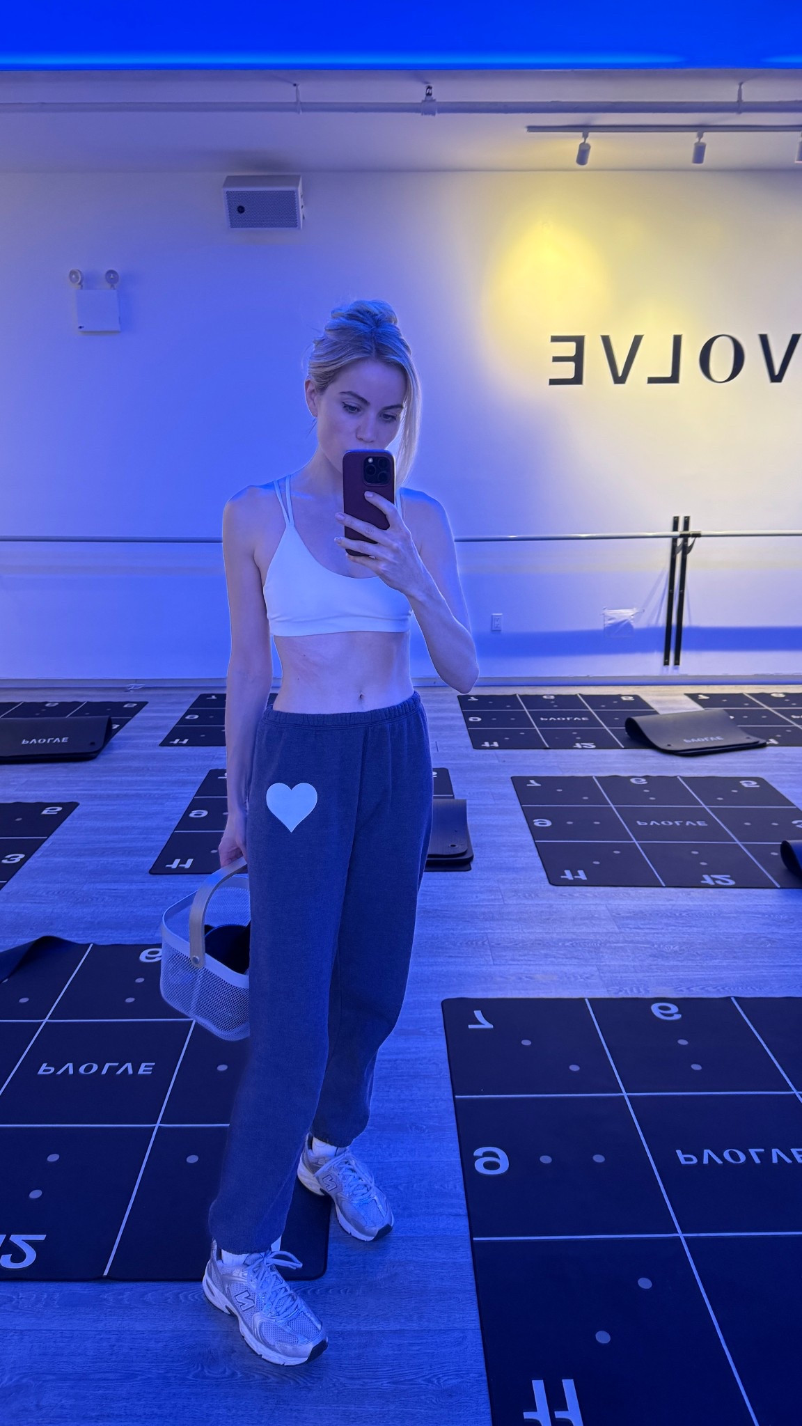 5’7” wearing a Small in the pants but could have used an XS as they are loose around the waist 