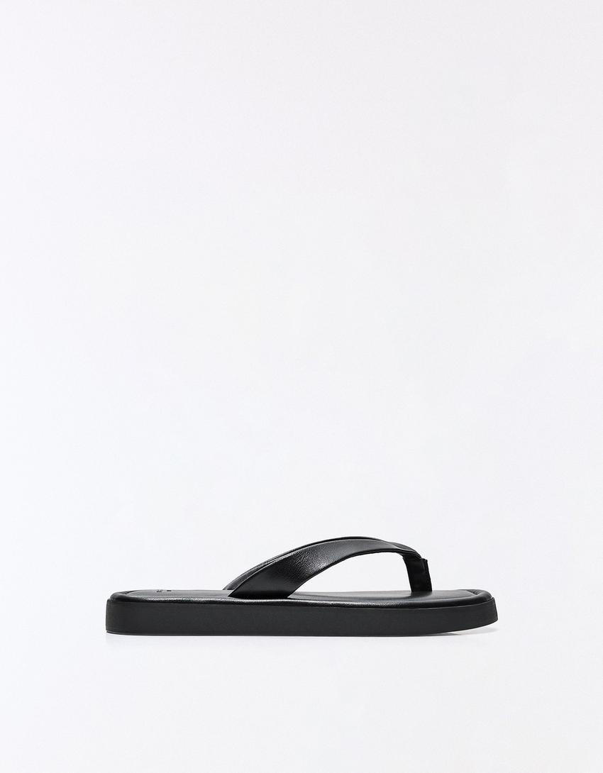 Thong flat slider sandals - Flat sandals - Women | Bershka UK