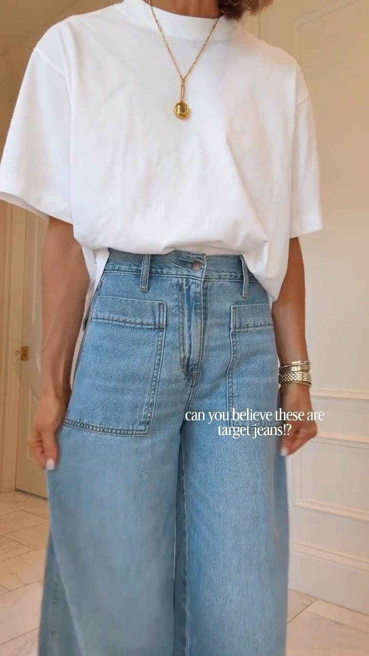 How good are these wide leg jeans at @Target . I'm wearing size 2 these fit tts and I'm 5'7

#LTKfall #LTKjeans #LTKstyletip