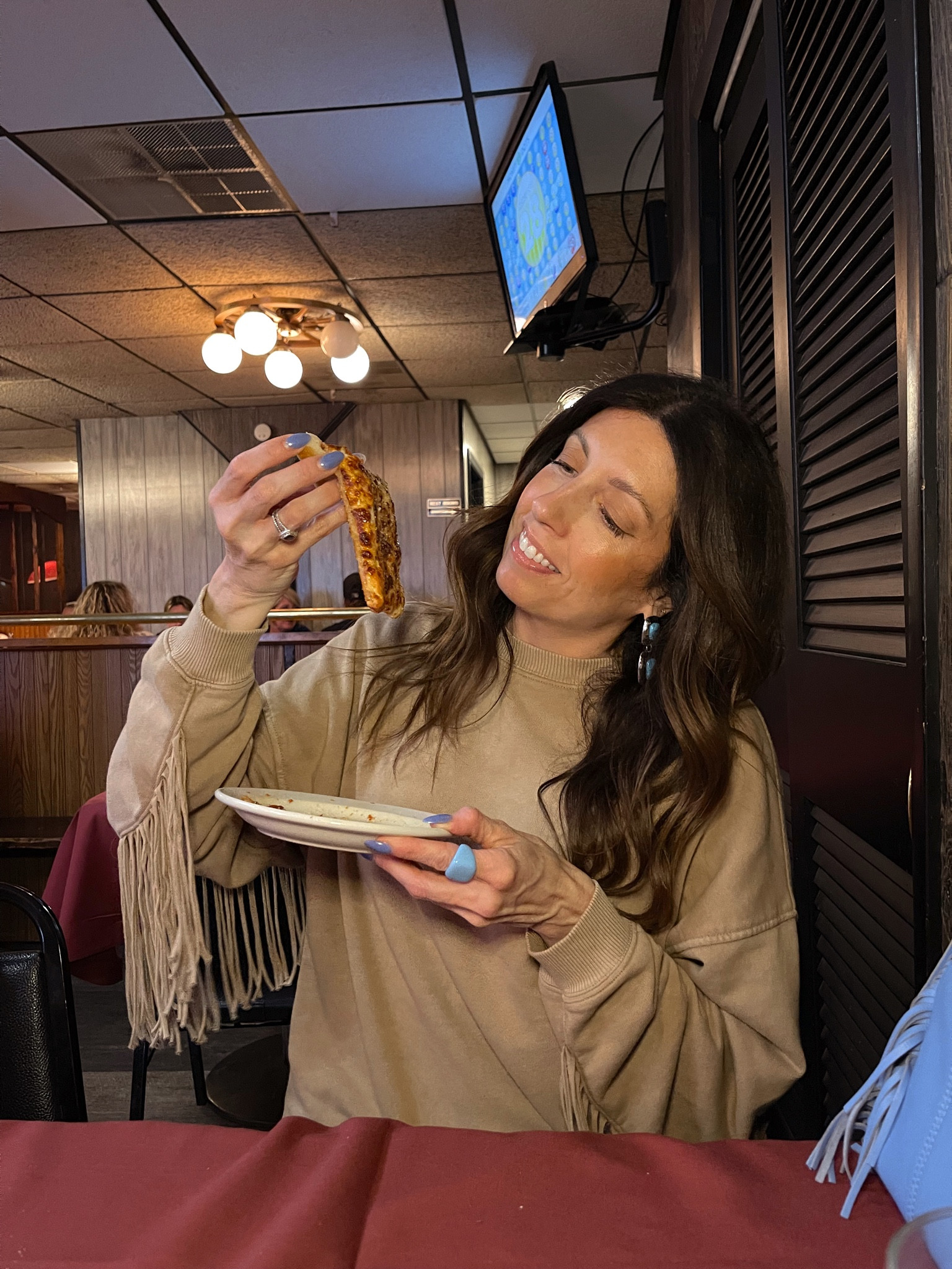 Obsessed with fringe! I got this sweatshirt for my trip to Nashville & can’t stop wearing it! It’s so comfy and slightly oversized! A definite one to add to your collection!!

#LTKTravel #LTKootd #LTKgrwm