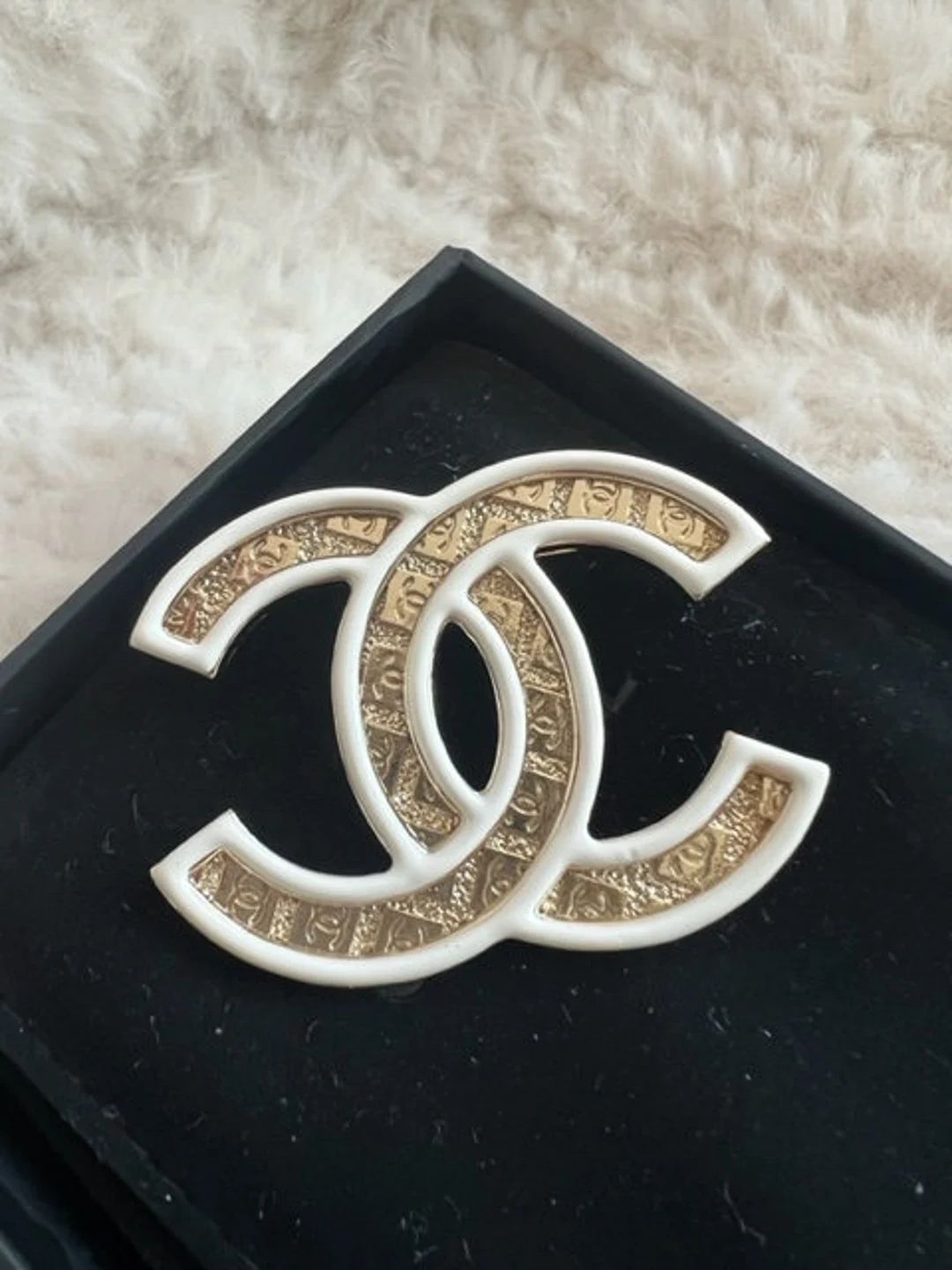 Authentic Vintage Chanel Brooch - Etsy | Etsy (US)
