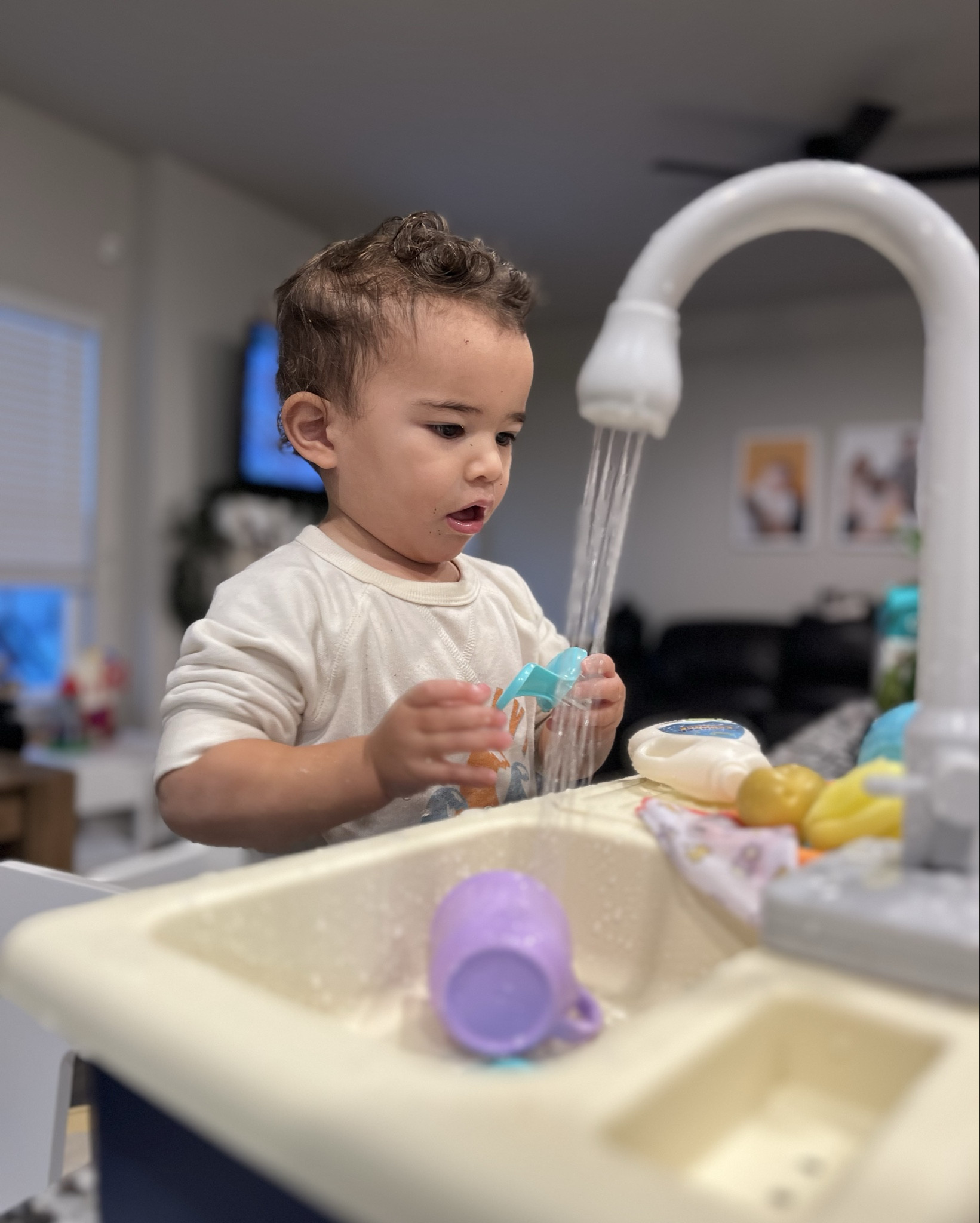 You don’t need a perfectly curated playroom to keep your kids engaged 🤍

For the past 3 years, sensory bins have been one of our go-to activities—and honestly… they’ve saved me on so many days.

When I was a single mom on a tight budget, we used:
• kitchen utensils
• bowls + measuring cups
• water in the bath with a slow trickle

And my toddler was just as happy as if I bought something expensive.

Sensory play supports brain development, motor skills, and emotional regulation… but also?

It gives YOU a minute to breathe.

Don’t overthink it. Keep it simple. Let them explore 🤍

Save this for later—you’ll thank yourself on a long day 🙌

#LTKBaby #LTKmomlife #LTKKids