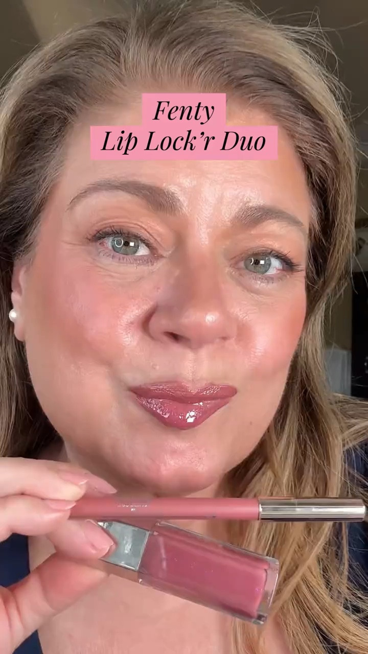 Fenty Lip Lock'r Duo
Obsessed
@Fenty Beauty
#fentybeautyglossbomb
#lipgloss #gloss #dailyglowup