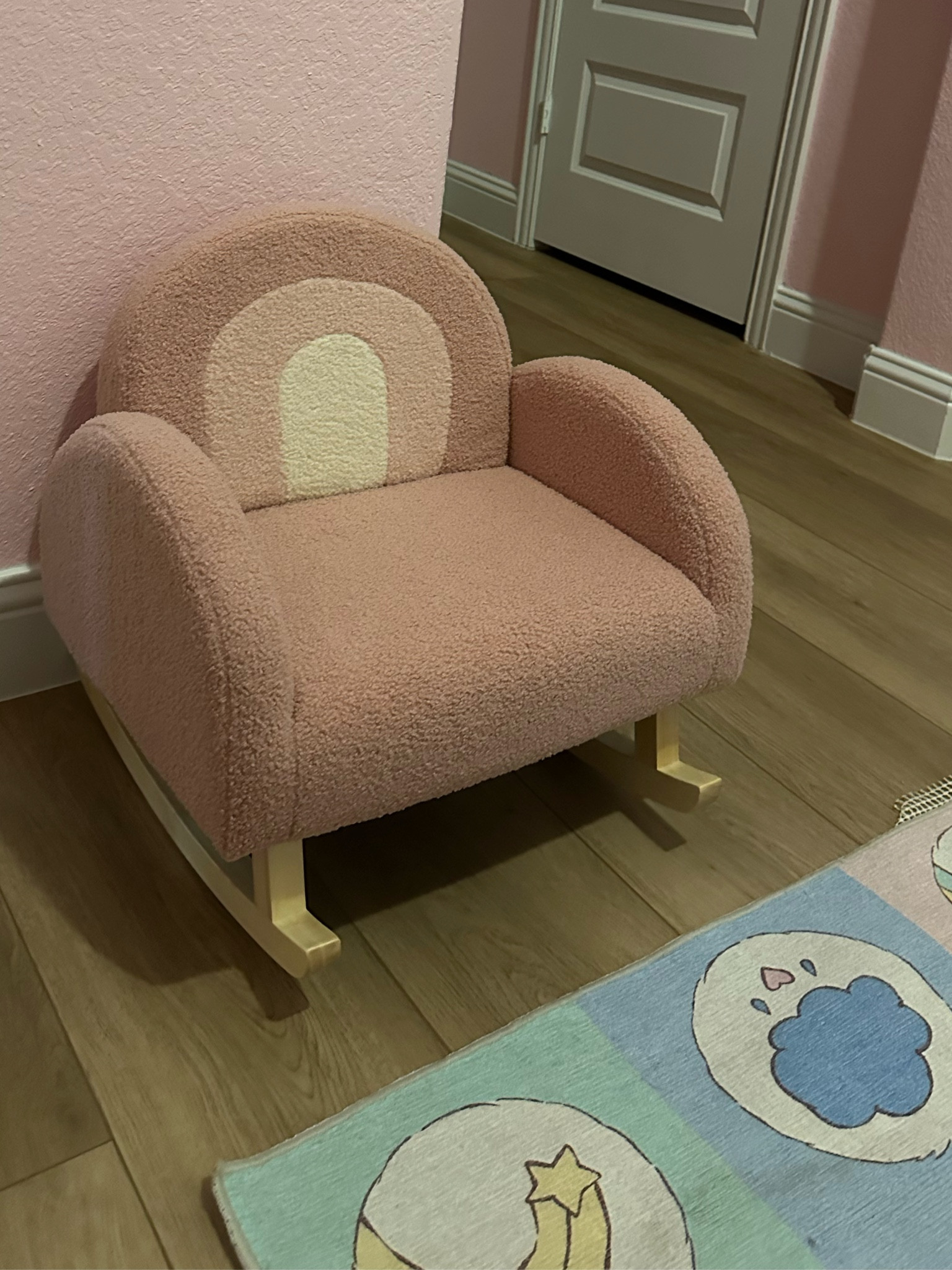 The sweetest little Sherpa rainbow rocker 💖


I could only find this color in a chair style but I added some other color options.

#LTKBaby #LTKHome #LTKKids