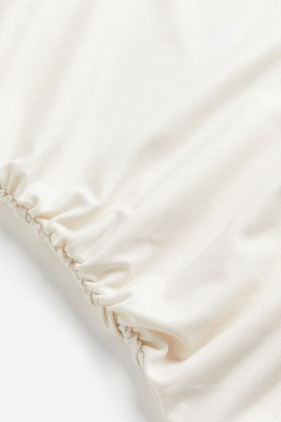 Cropped turtleneck top | H&M (UK, MY, IN, SG, PH, TW, HK)