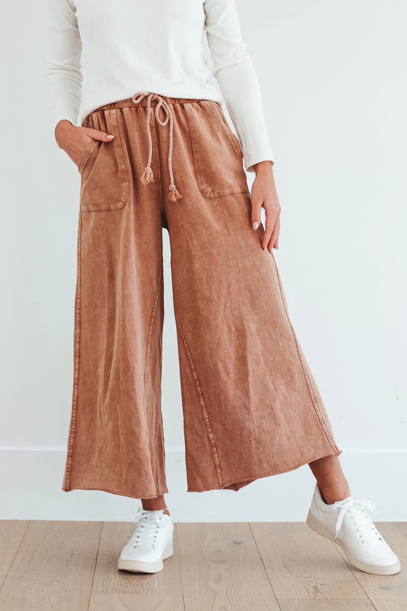 Lisa Pants in Red Bean | FEHRNVI