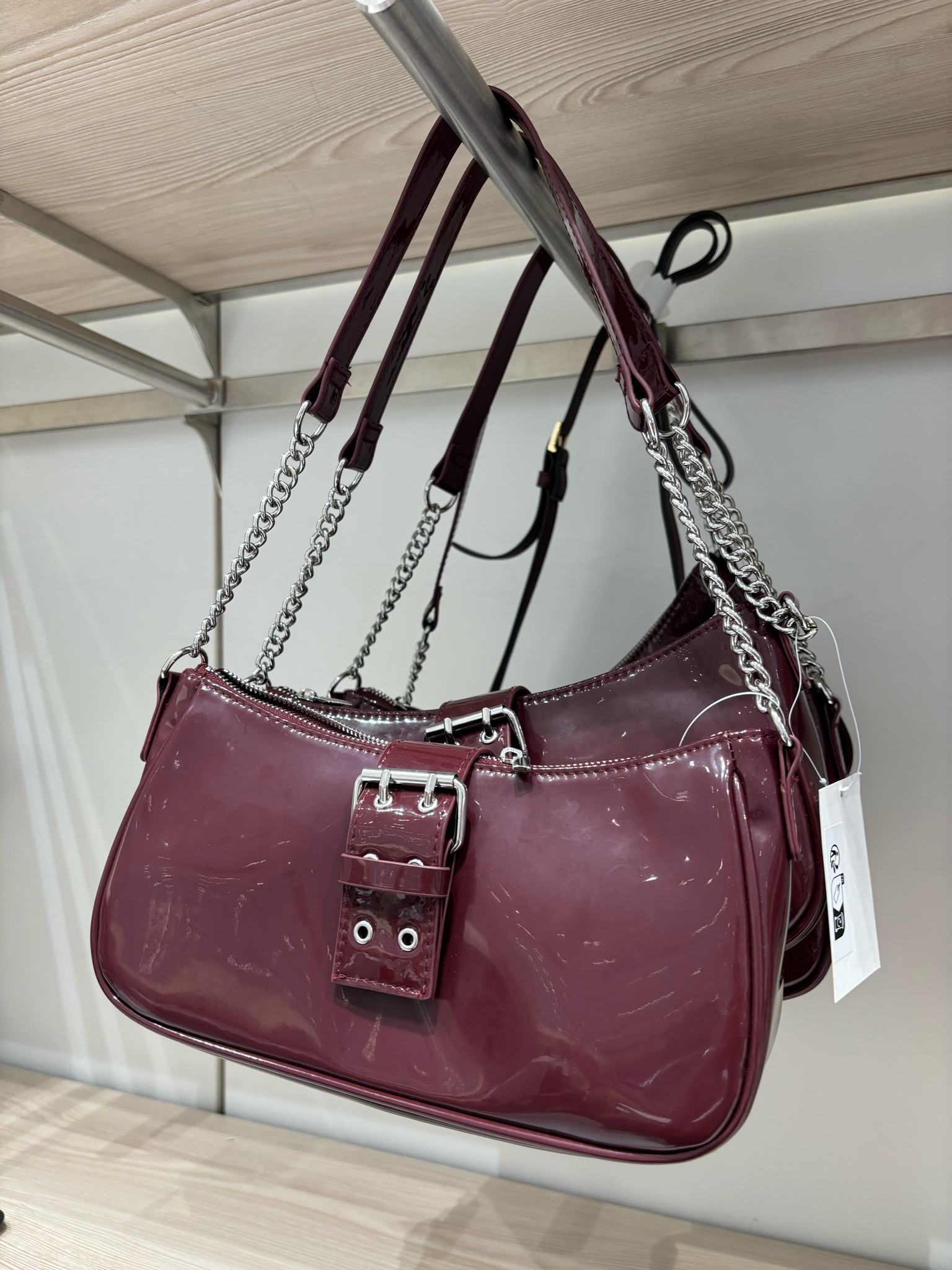 Burgundy bag for autumn💌

#LTKItBag #LTKSeasonal #LTKFallSale