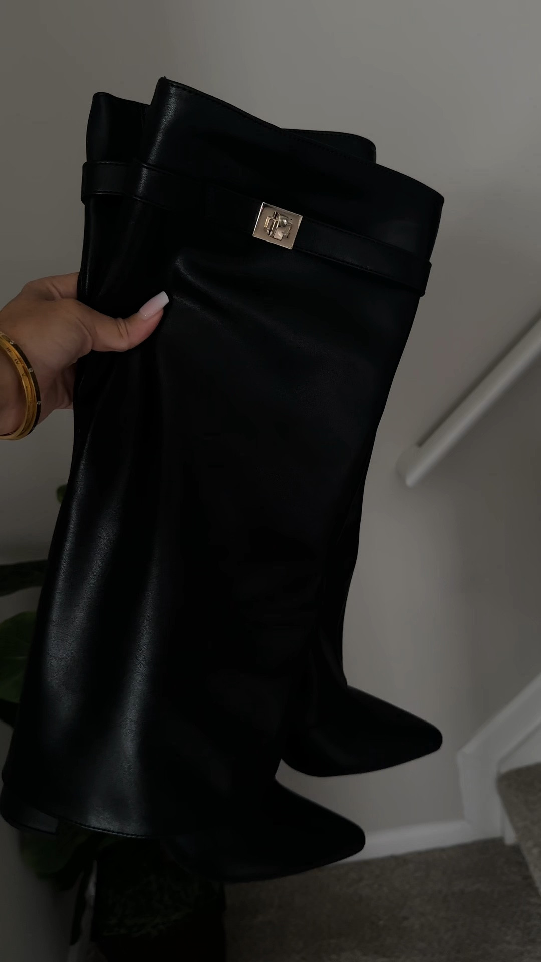 It’s BOOT Season!!! I wear a size 8 1/2 but I bought these in a size 9 and they fit perfectly 🥰The boots have a 3.5 inch block heel and they are so comfortable! 

#LTKShoeCrush #LTKStyleTip #LTKVideo

#LTKFindsUnder50