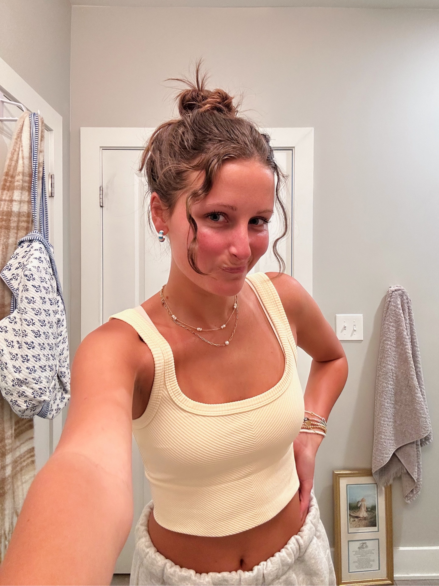 Tried the Delaney Childs messy bun <3 

#LTKstyletip #LTKbeauty #LTKfindsunder50