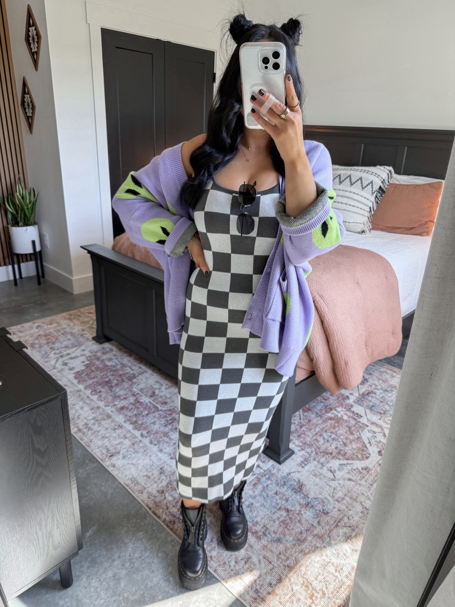 Dopamine Dressing for Fall 👽💜

Dress - small (g-plaid gray color)
Sweater - small/medium
Shapewear - medium

*This sweater is pricey, so I am linking an alternative option from Amazon! I would personally do the blue, green, orange or one of the pink options! 

Everytime I share this dress it sells out - it's just that good! It's a thicker knit sweater type material (perfect for fall!) & does come in other color combos (I own quite a few 😏) I did a little pattern mixing here and paired it with this purple and green alien print cardigan! This is my second Dressed in lala purchased and while it is a splurge, the quality is unmatched and I know that these pieces will last me YEARS! Finished the look with some black ruffle socks, my platform Doc Martens (these look great with everything!) & some black sunglasses from Amazon! 🖤



#LTKStyleTip #LTKShoeCrush #LTKFindsUnder100