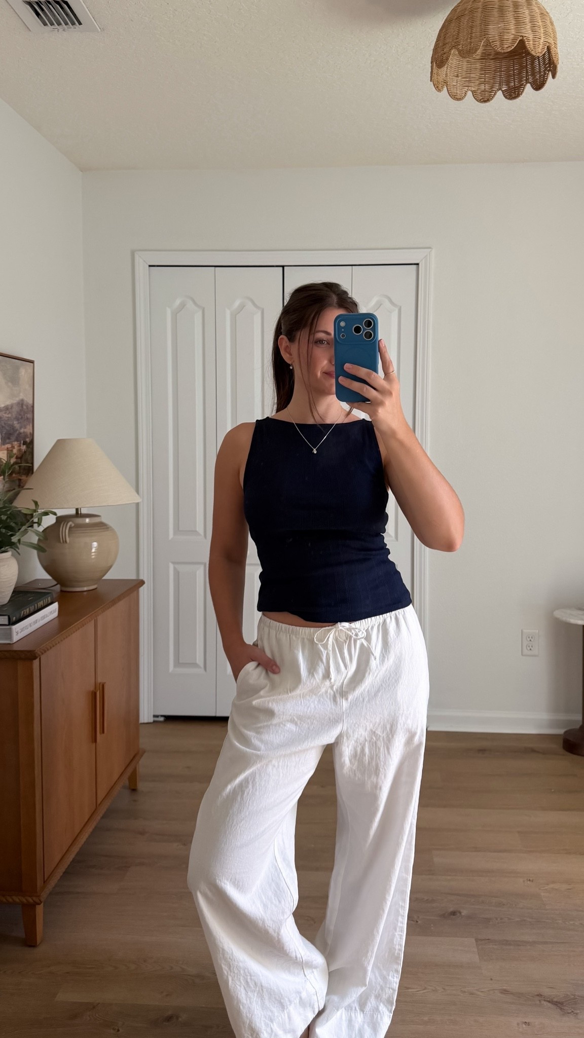 Thursday ootd! Wearing small pants and top