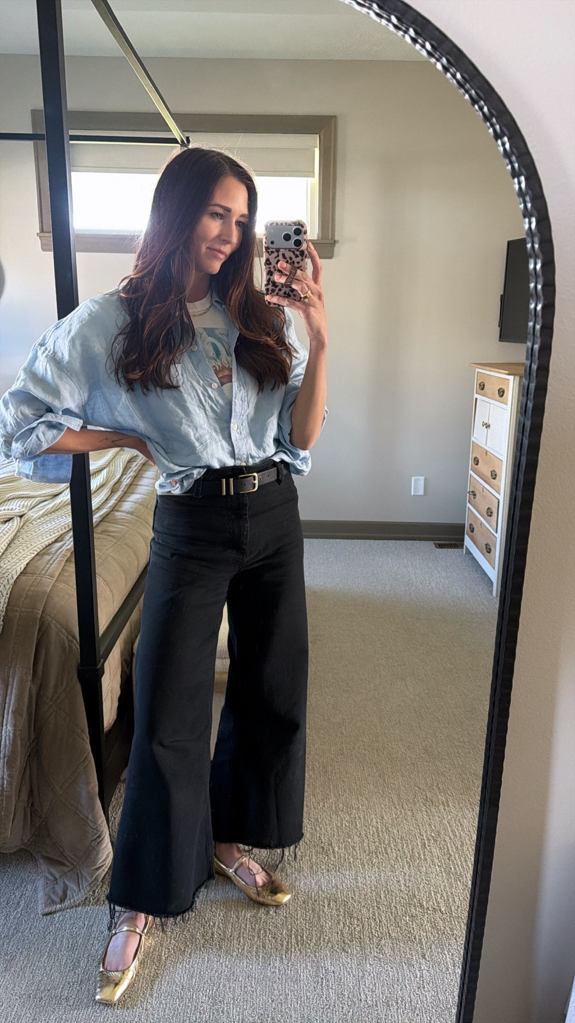 Linen button up shirt
Band tshirt
Black belt
Wide leg cropped jeans
Ballet flats

#LTKootd