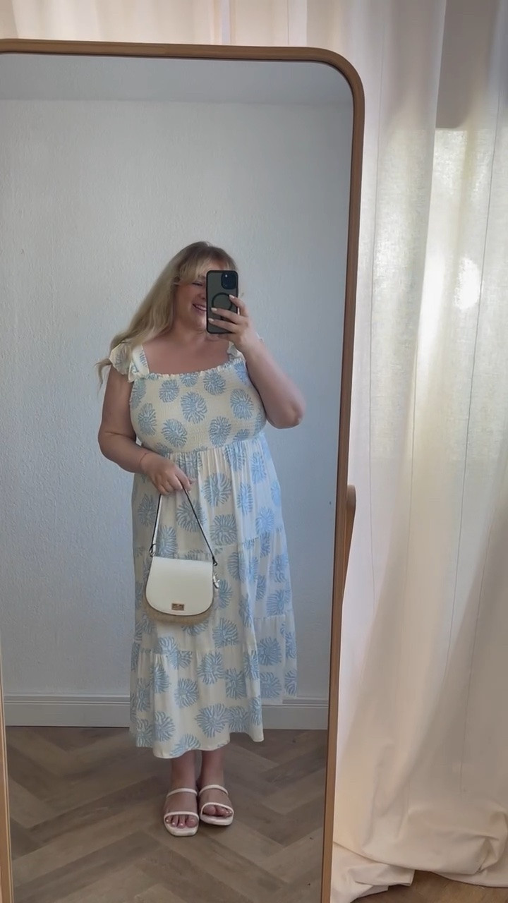 Strandkleid 👙☀️

15 % sparen bei Bon Prix mit dem Code:
bp15san
(Gültigkeit: 10.08. -einschl. 12.08.2026; 15% auf Alles; einmalig einlösbar pro Kundin; gilt in DE App & Webshop)

#plussizefashion #muster #kleid #curvy #summerdress

#LTKplussize #LTKkleider #LTKdeutschland
