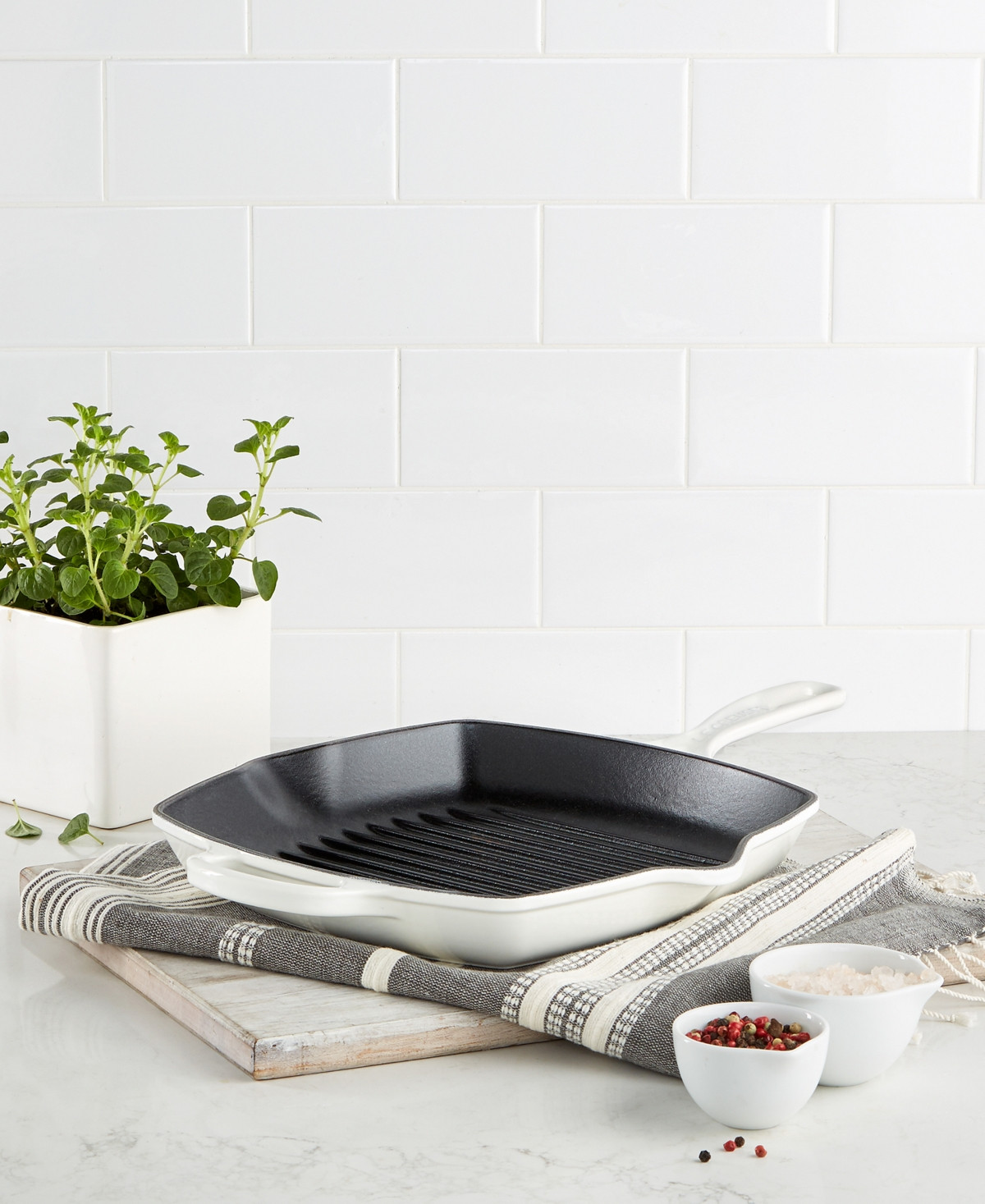 Le Creuset Enameled Cast Iron Skillet Grill | Macys (US)