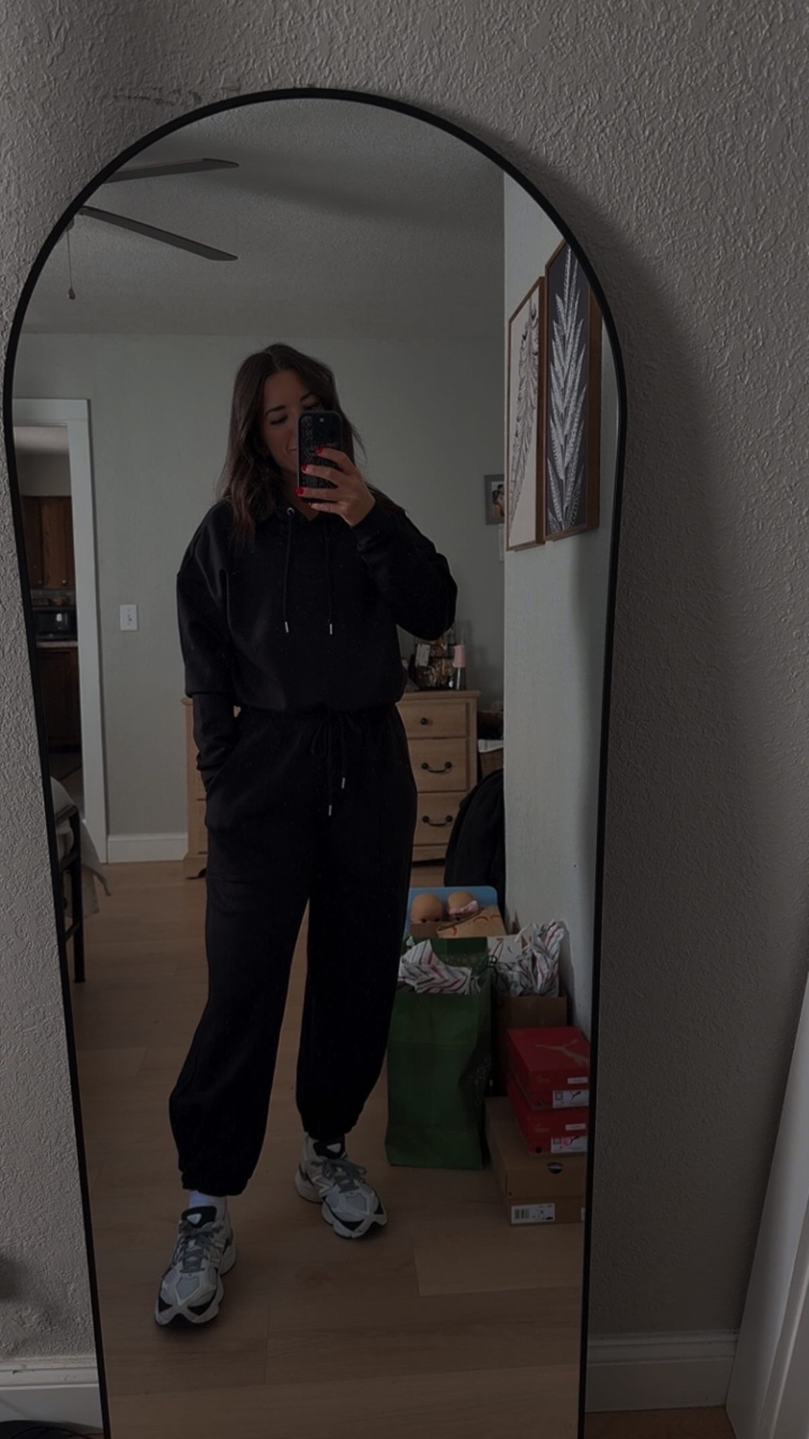 Small crop, medium bottoms 

#LTKootd #LTKActive #LTKmomlife