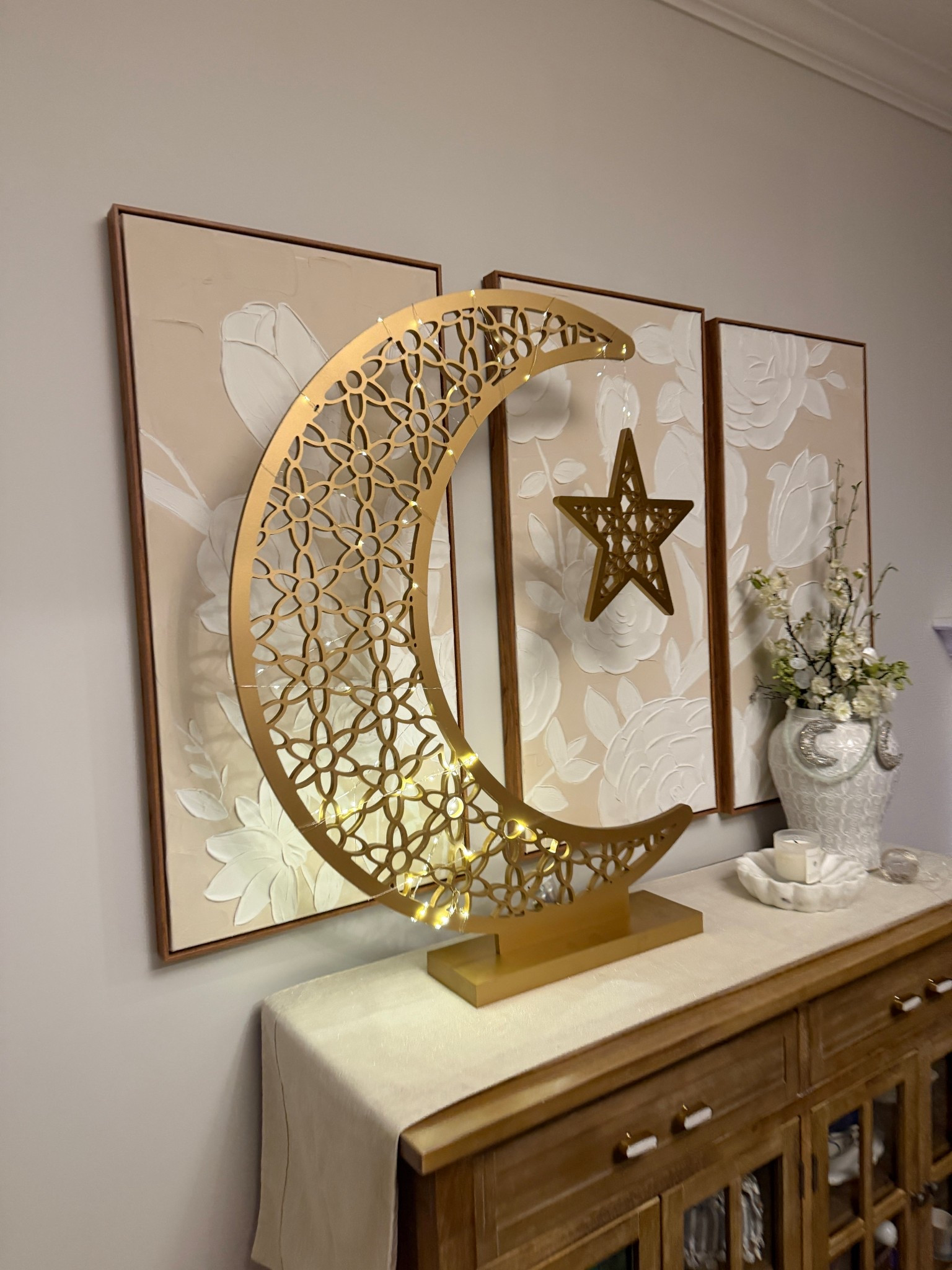 https://liketk.it/5N1td


Starting to decorate for Ramadan ✨🌙 This crescent moon decor is the most beautiful, high-quality piece for Ramadan home decor and Eid decorations. Timeless, elegant, and perfect for styling shelves, prayer corners, or entry tables 🤍

#LTKHome #LTKSeasonal #RamadanDecor #EidDecor #CrescentMoonDecor

#LTKHome #LTKSeasonal #LTKmomlife