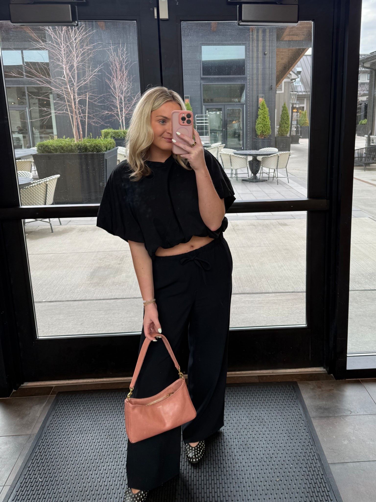 friday night wine club 🖤

bag - Fount

#LTKgrwm #LTKdayinmylife #LTKootd