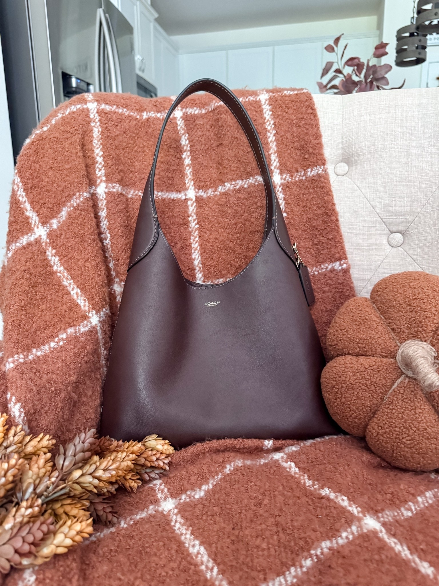 Chocolate brown bag for fall my Coach Brooklyn 🤎

#LTKootd #LTKWorkwear
