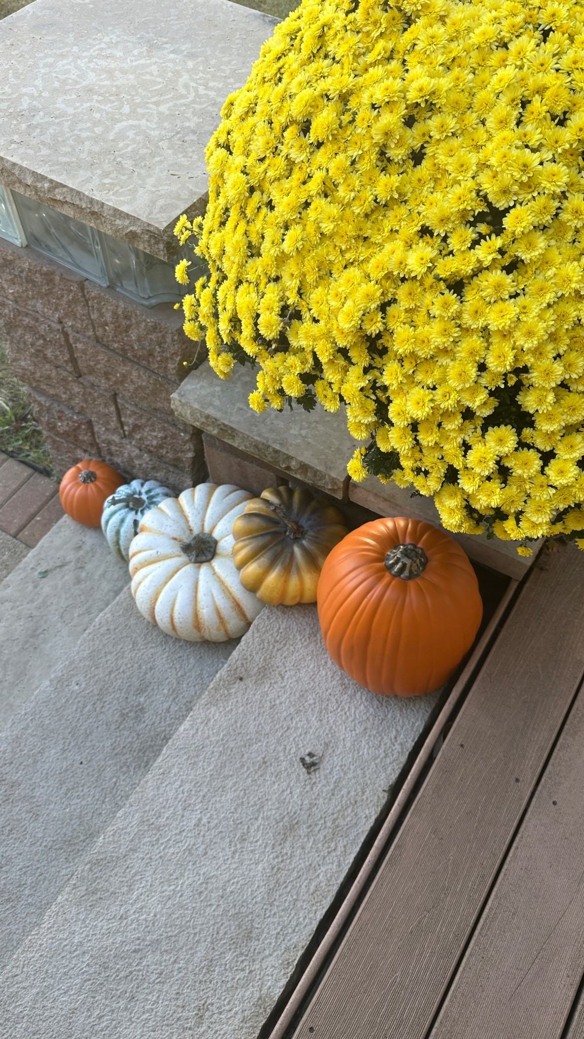 Front porch pumpkins!