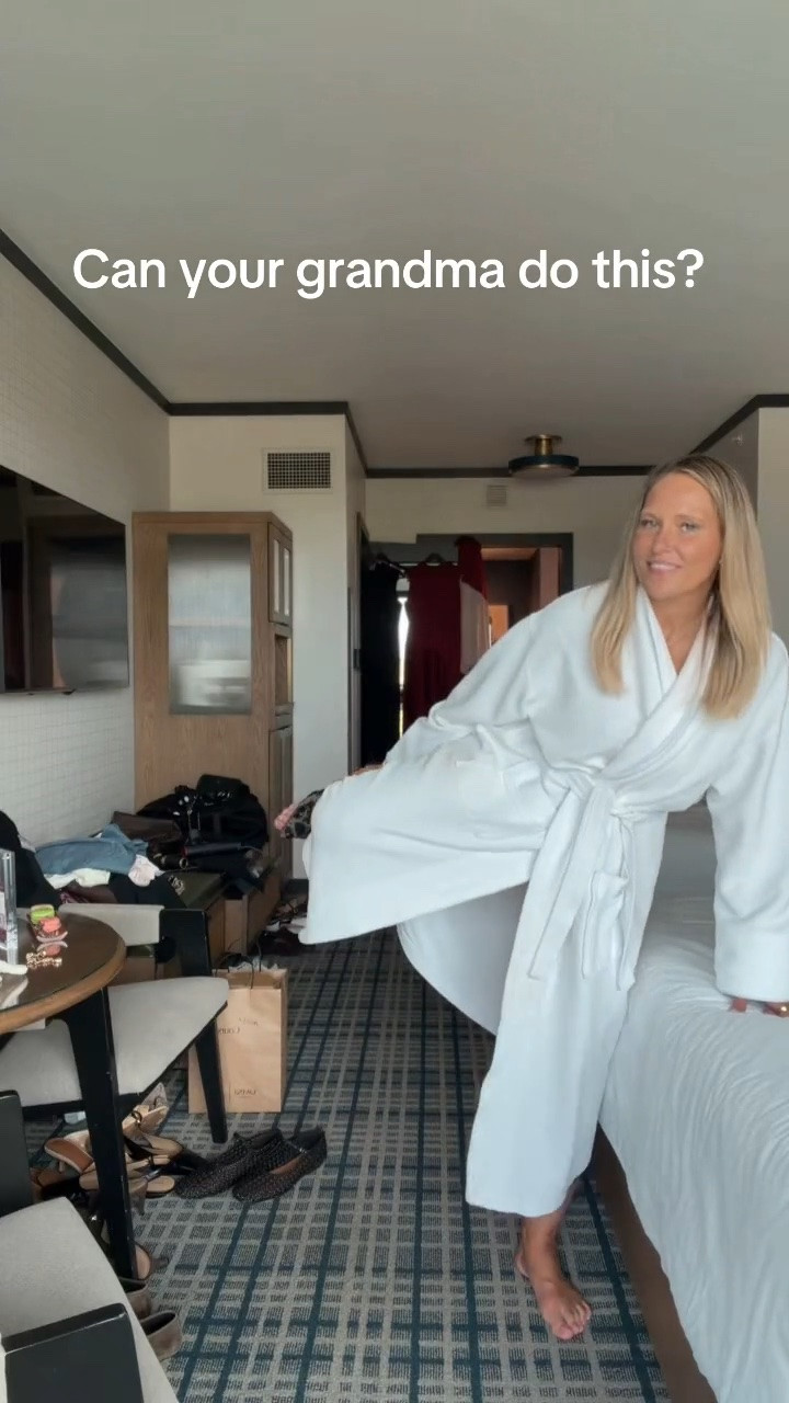 54 years old, grandma to 3, mom to 5, 170 lbs, and still feeling good in my skin. I’m wearing what I love, showing up with confidence, and not letting anyone else decide what I can or can’t wear. Take that, haters.

#LTKdayinmylife #LTKootd #LTKgrwm