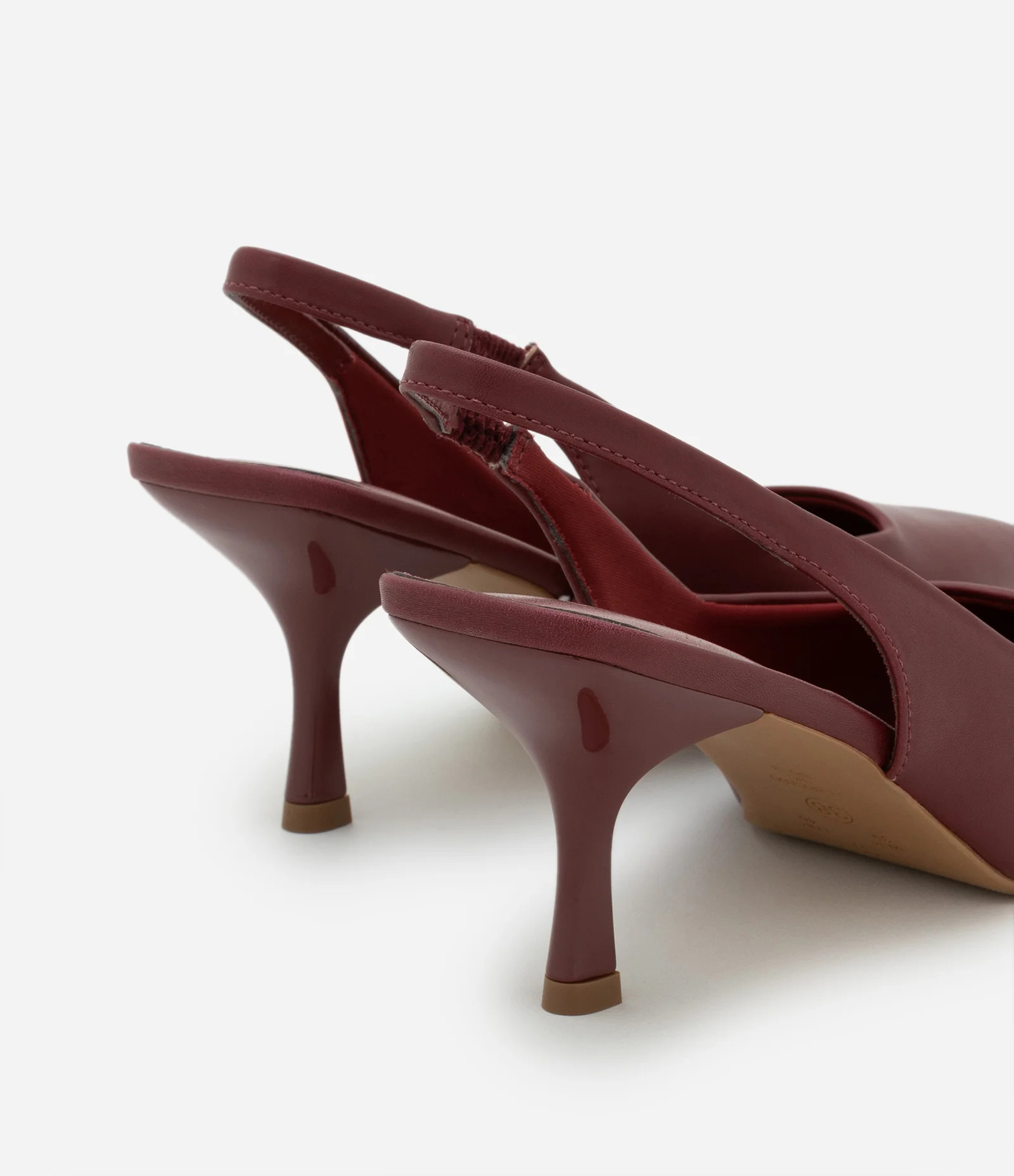 Sapato Scarpin Slingback com Salto Fino Vermelho Vinho - Lojas Renner | Renner (BR)