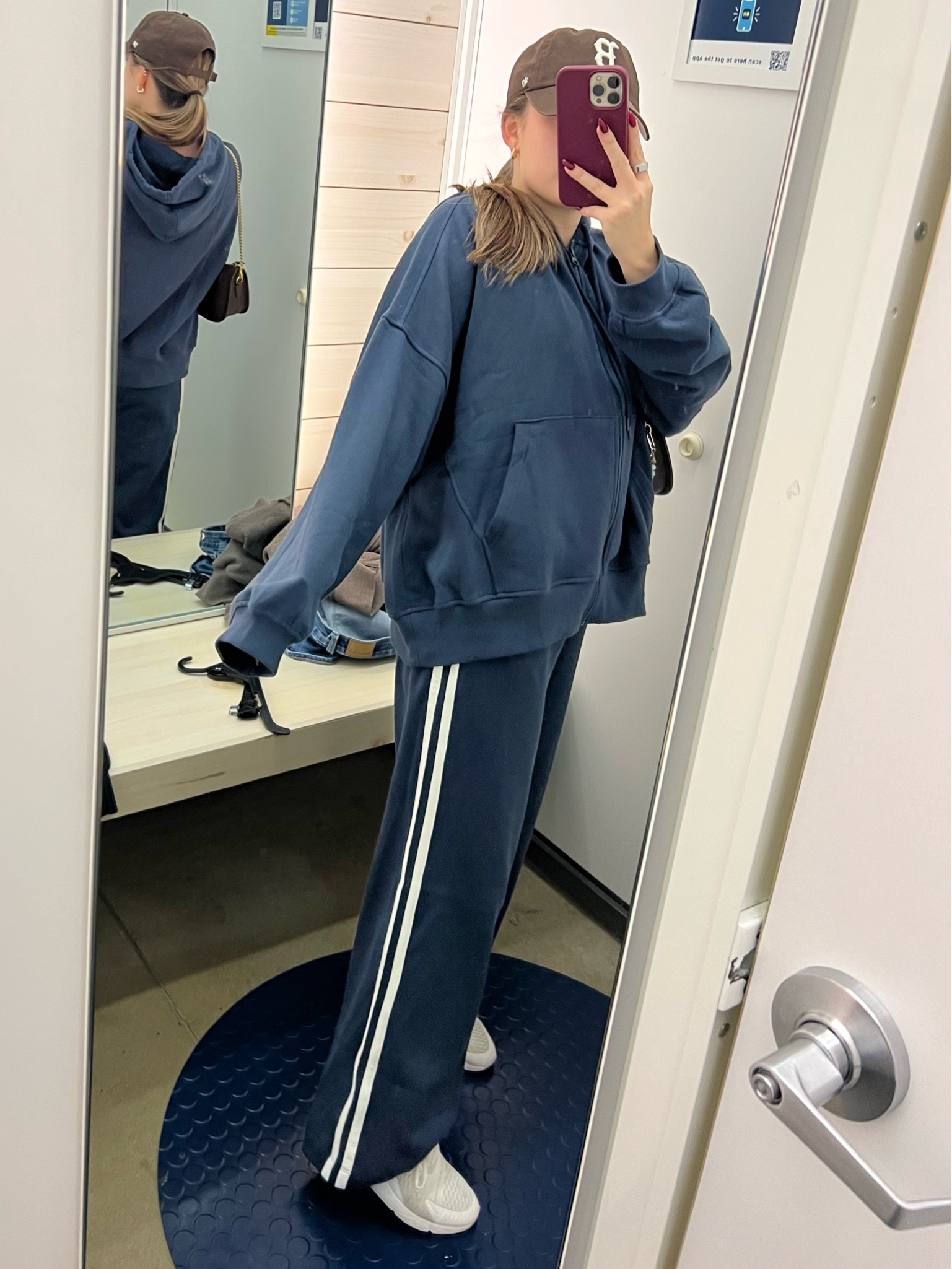 new FAVORITE sweat set unlocked 🤩

top: 2x
bottom: small (petite)

#LTKStyleTip #LTKPetite