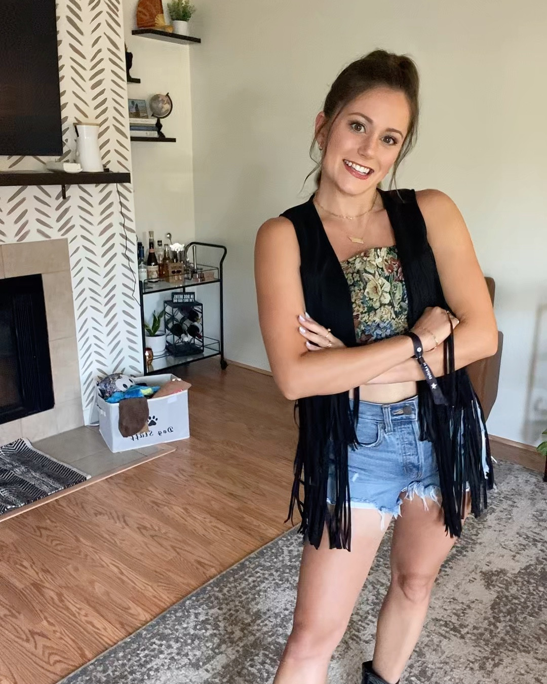 Howdy y’all 🤠
Going to a country concert or festival this summer? This look is the perfect fit for an outdoor event in the summer! Or in the colder months pair it with some jeans!

#LTKSeasonal #LTKVideo #LTKStyleTip