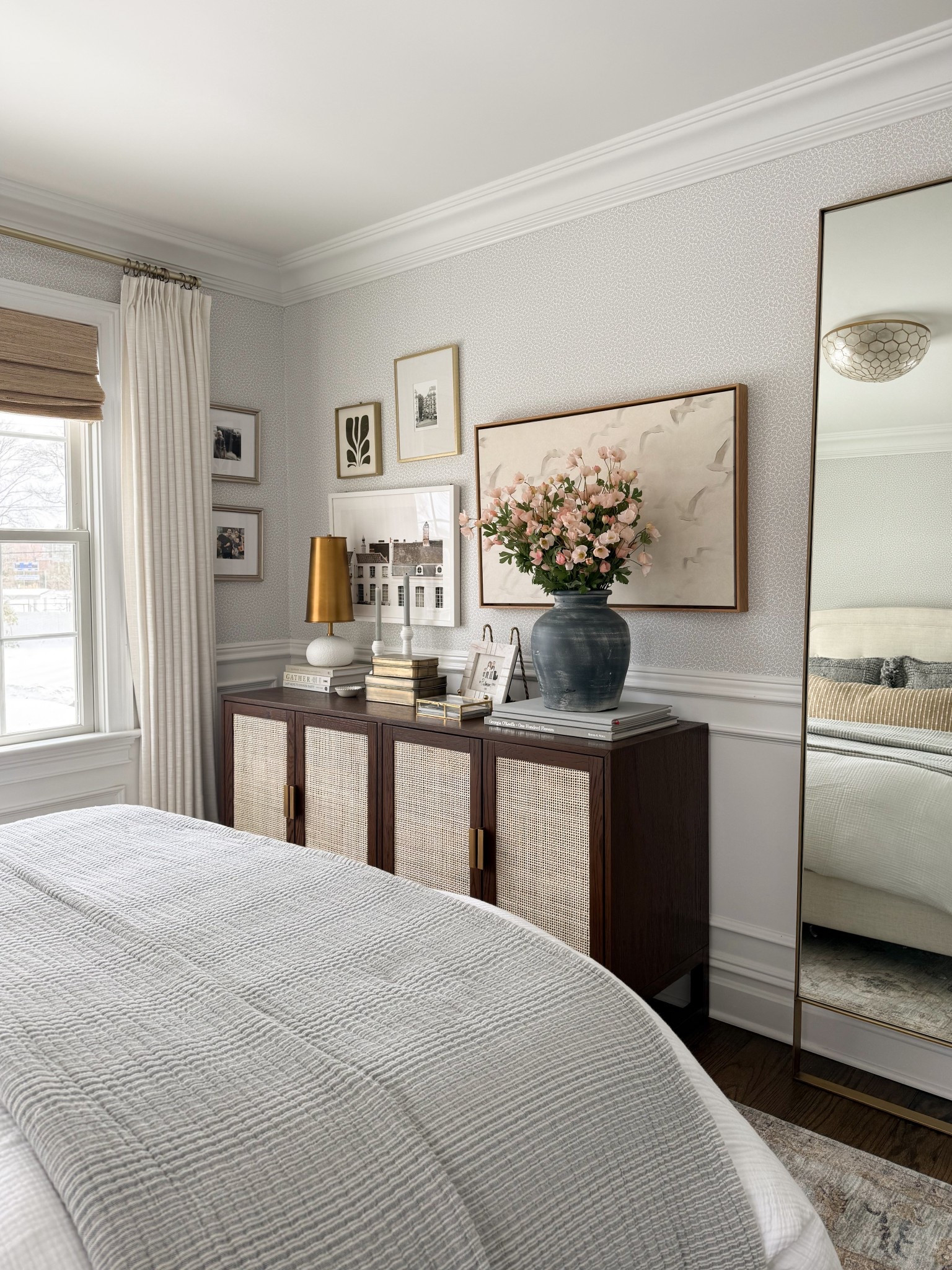 Never met a gallery wall I didn’t LOVE! Linking everything that I used here (art print, frames, accessories) along with some other favorites! P.S. you can use my code MICHELLEART for a discount on all Minted art! 

Bedroom inspo, guest bedroom, minted art 

#LTKSaleAlert #LTKSeasonal #LTKHome