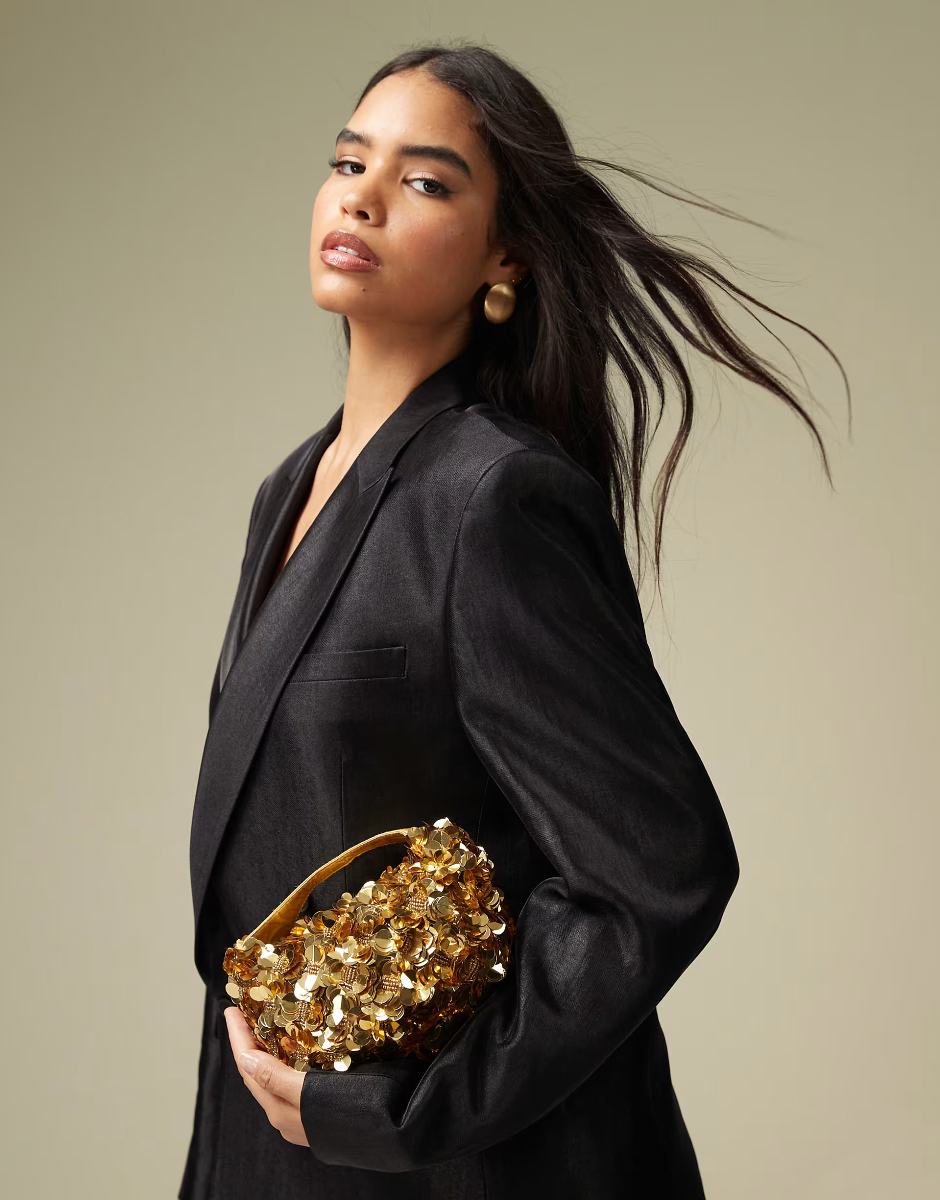 ASOS DESIGN round sequin grab bag in gold | ASOS (Global)