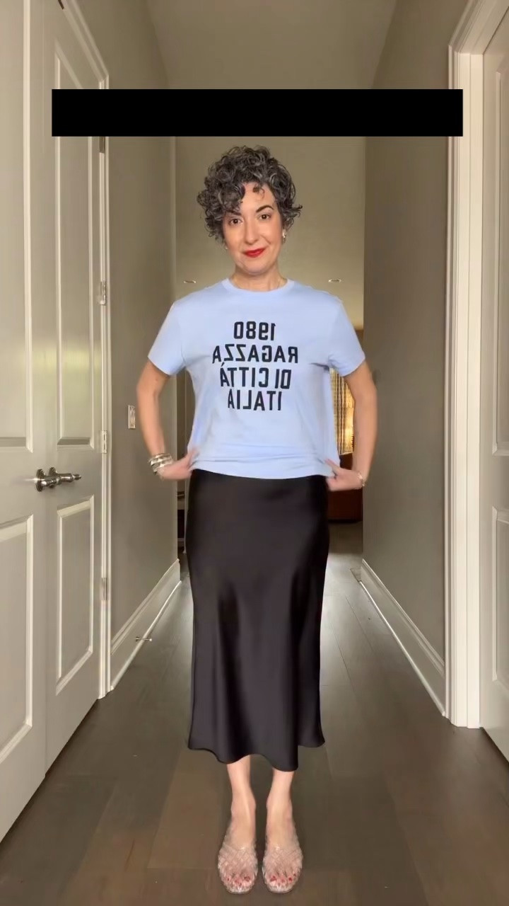 How I crop my tee - one of my most requested style hacks! This is how! This band is super comfy, adjustable and comes in different sizes and colors. I wear a small and In the taupe.