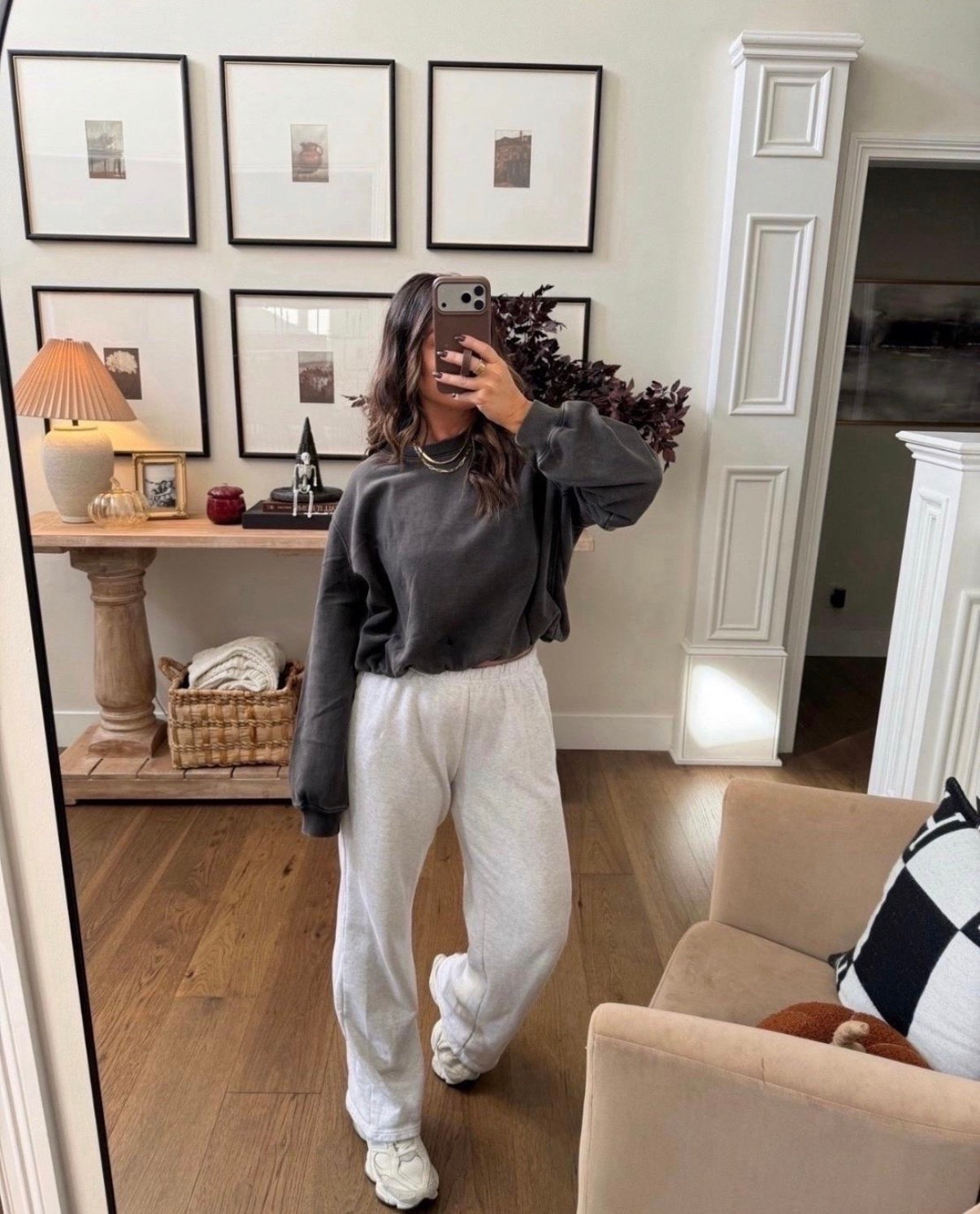 This cropped gap sweatshirt is so good! Gives that tucked look without having to tuck anythingg

#LTKootd #LTKgrwm #LTKSeasonal