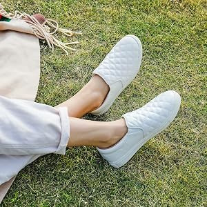 STQ Loafers for Women Memory Foam Slip On Sneakers EleeS Quilted 1.0 Comfort Fall Shoes | Amazon (US)