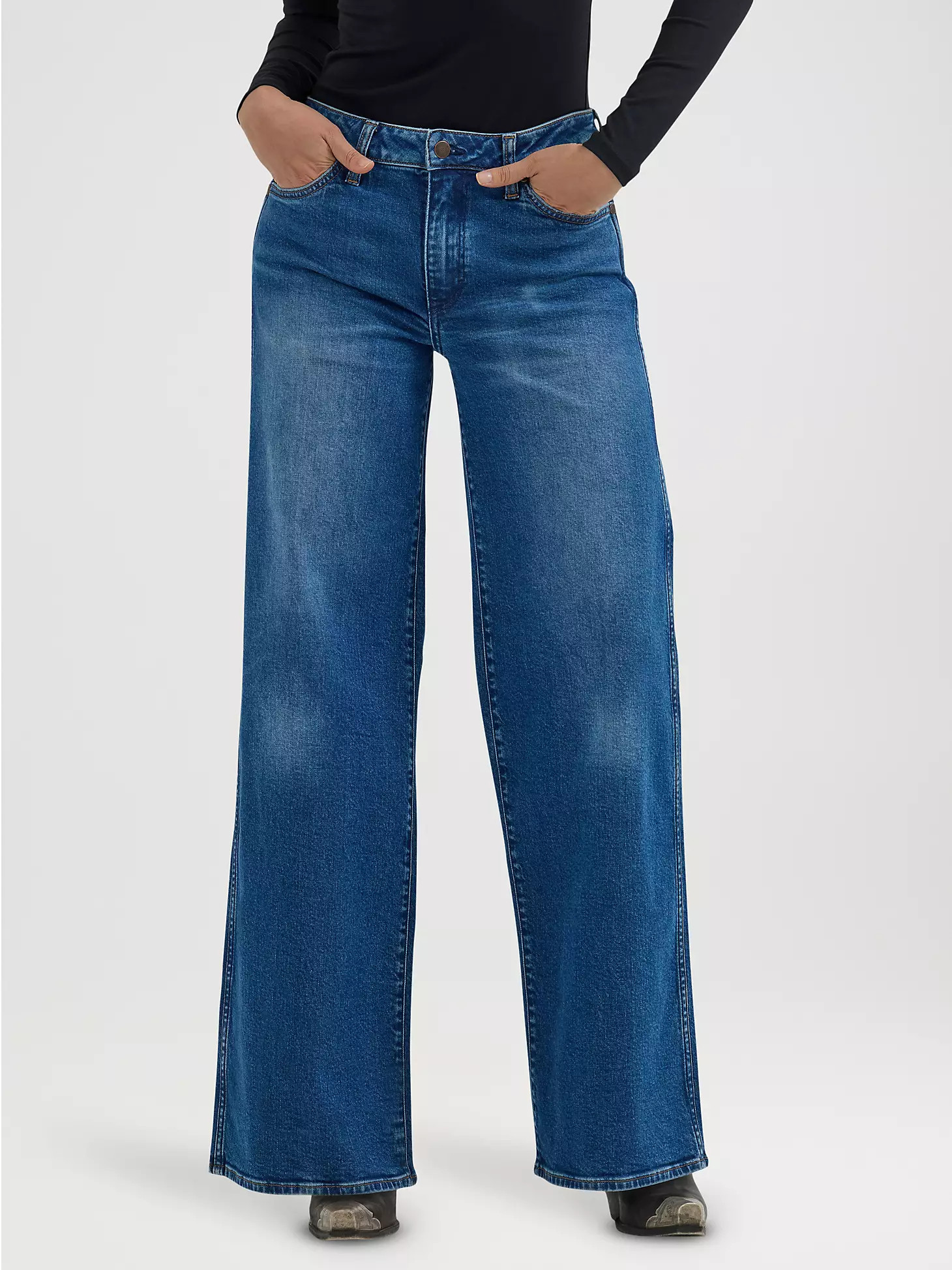 Women's Worldwide Mid Rise Wide Leg Jean in Indigo Dusk | Wrangler